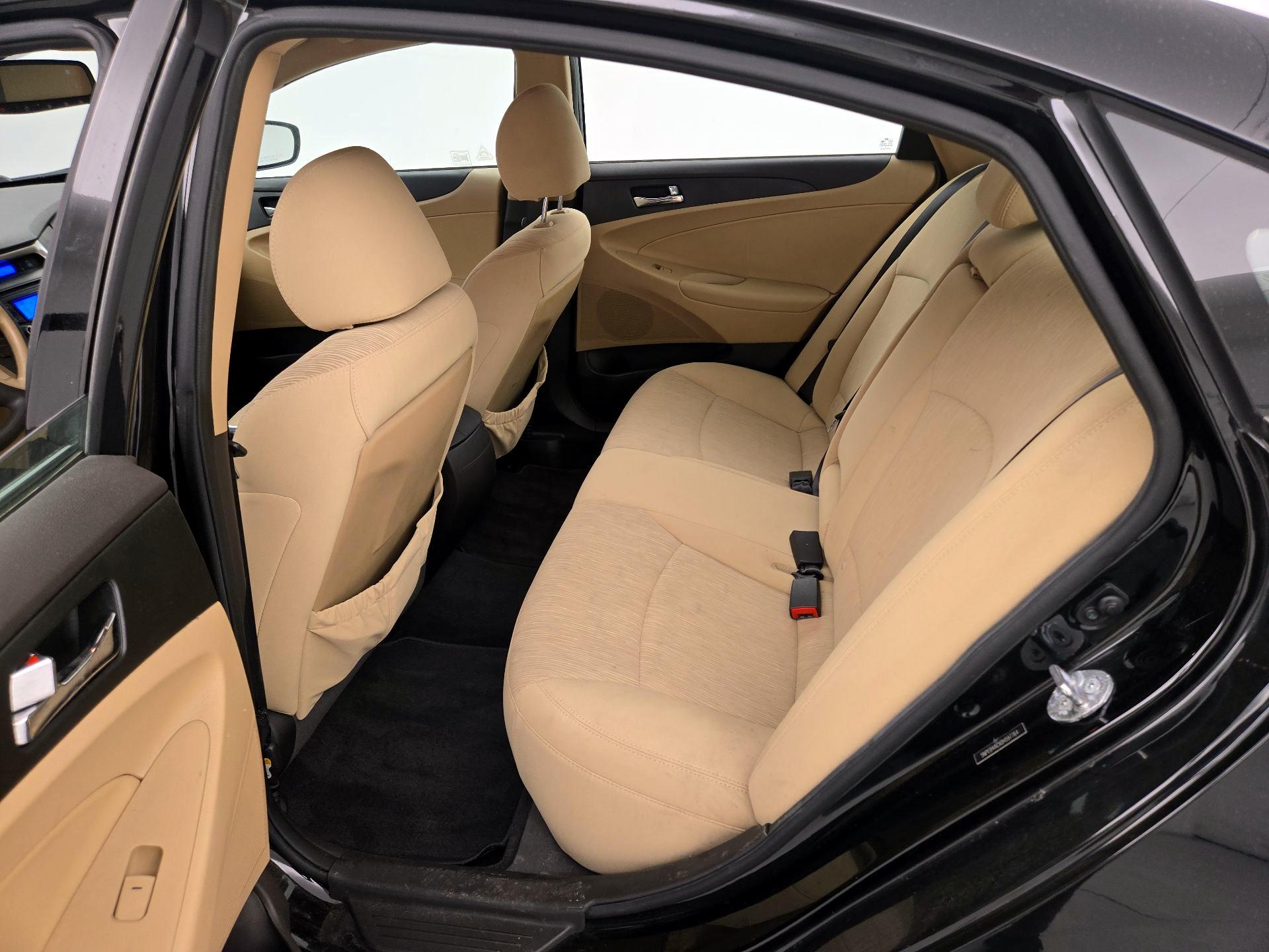 Thumbnail: 2013 Hyundai Sonata - 18