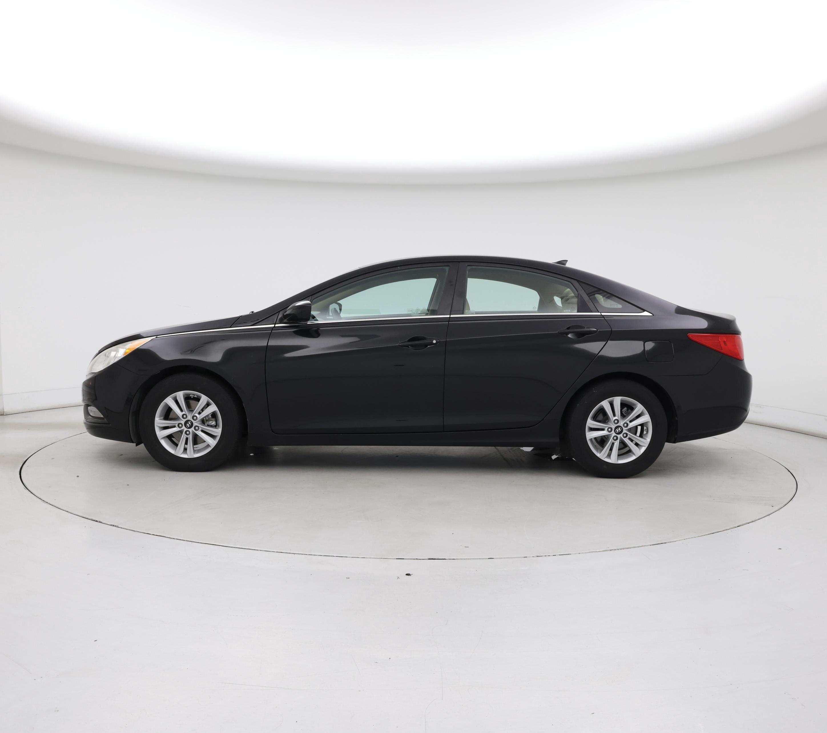 Thumbnail: 2013 Hyundai Sonata - 3