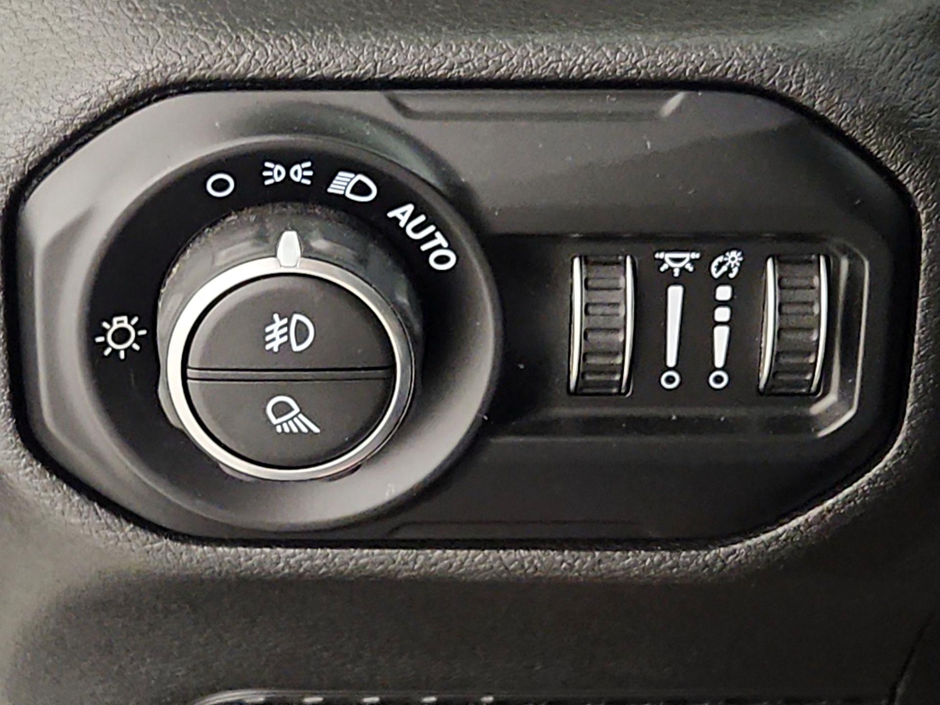 Thumbnail: 2021 Jeep Gladiator - 13