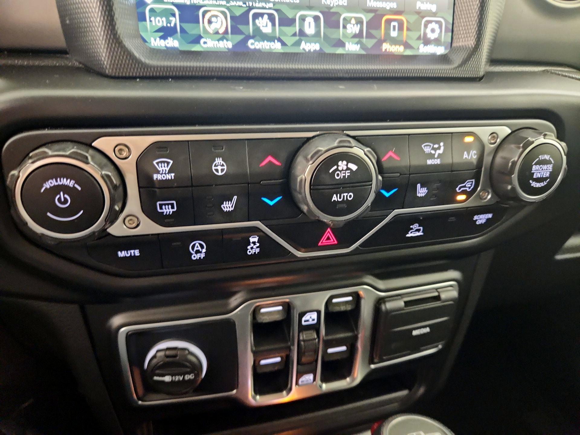 Thumbnail: 2021 Jeep Gladiator - 17