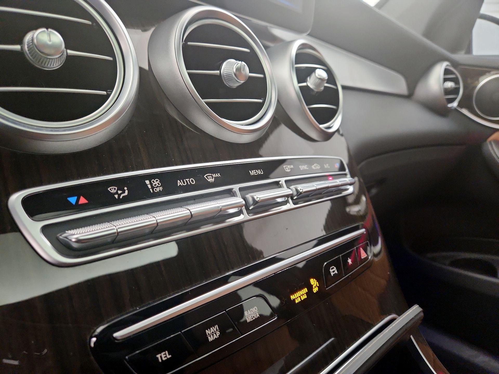 Thumbnail: 2022 Mercedes-Benz GLC - 16