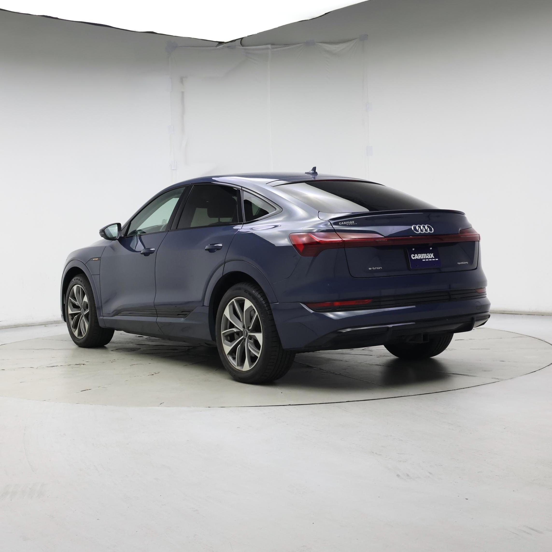 Thumbnail: 2021 Audi e-tron S - 2