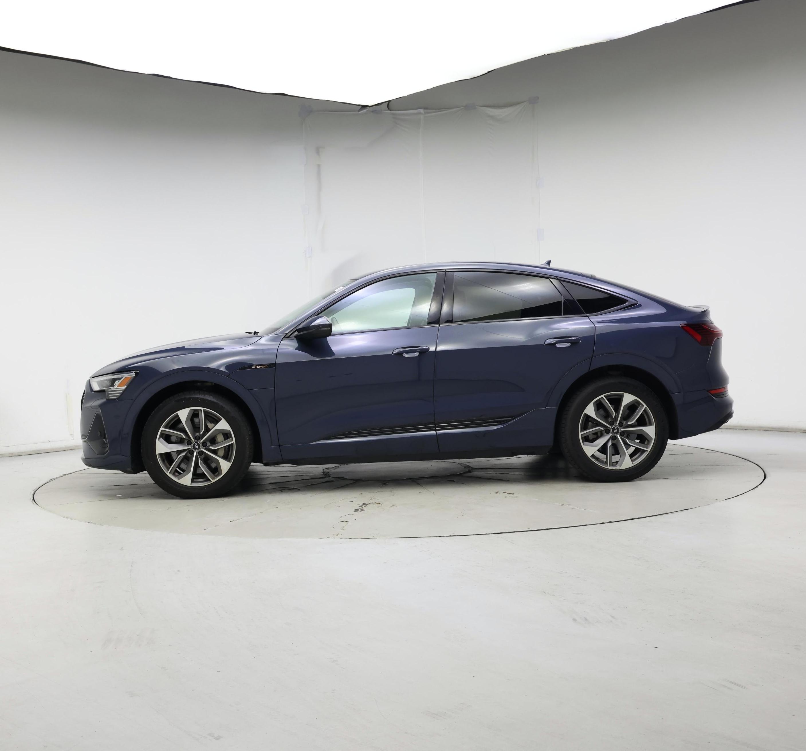 Thumbnail: 2021 Audi e-tron S - 3
