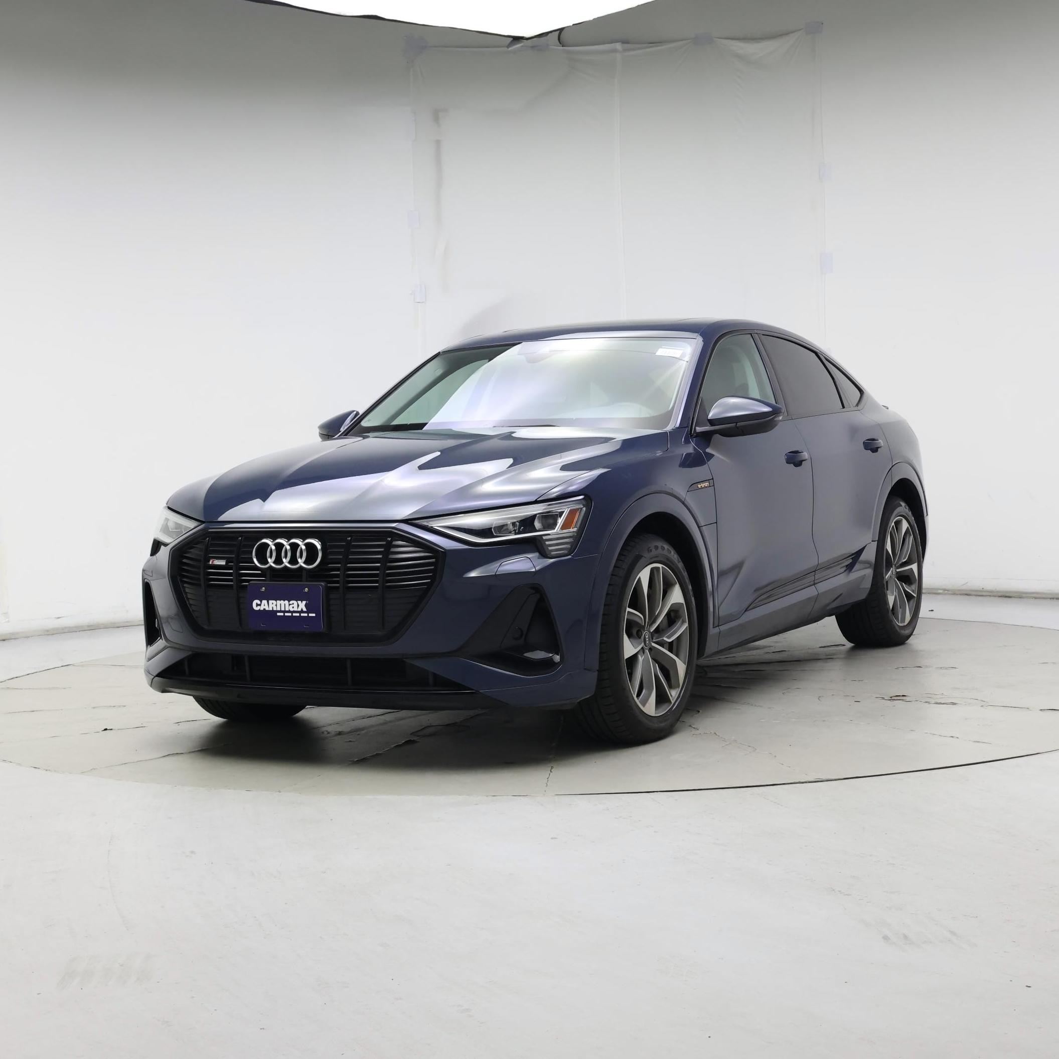 Thumbnail: 2021 Audi e-tron S - 4