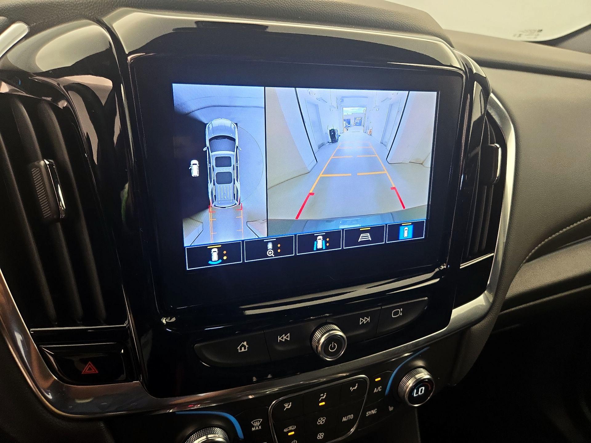 Thumbnail: 2023 Chevrolet Traverse - 14