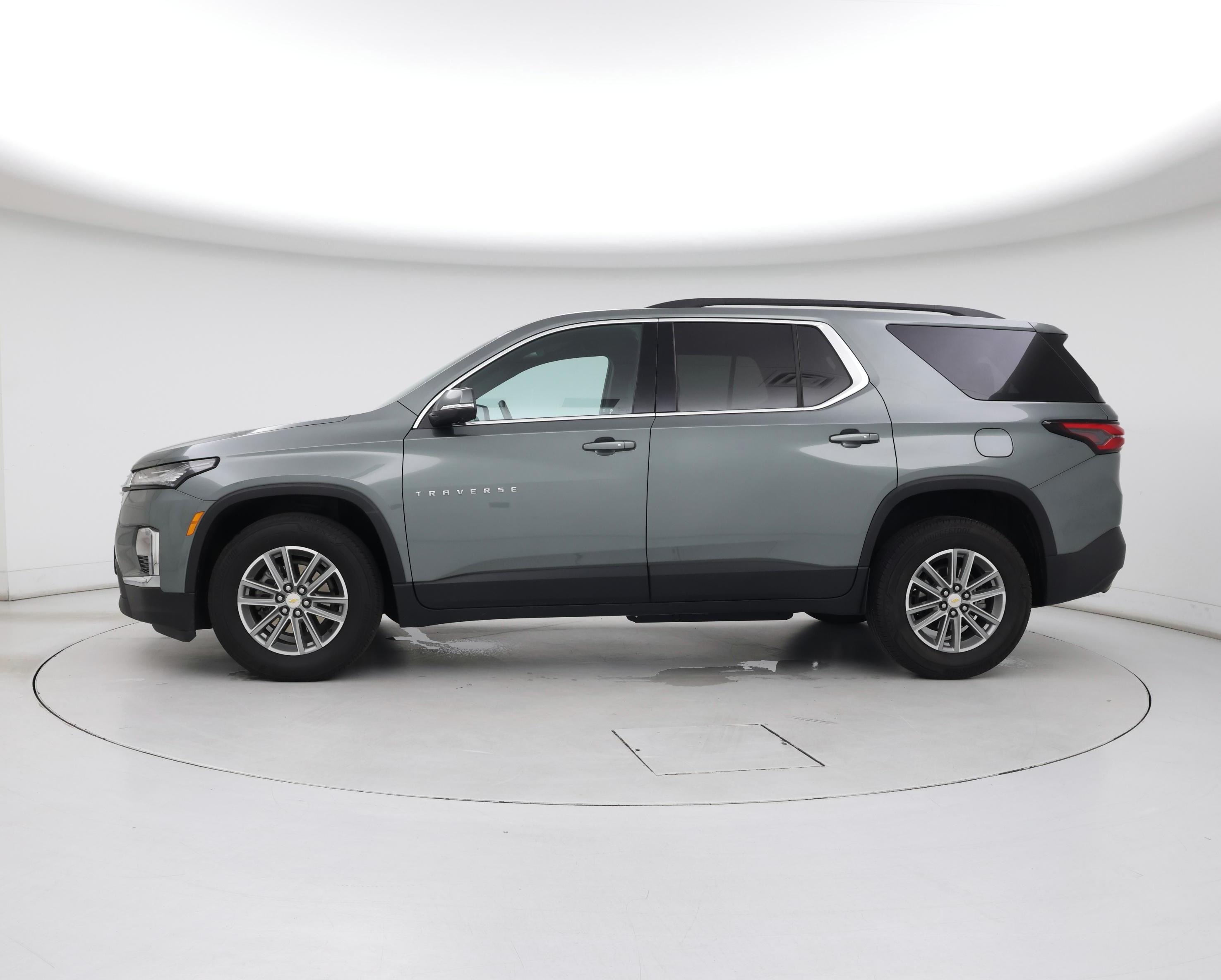 Thumbnail: 2023 Chevrolet Traverse - 3