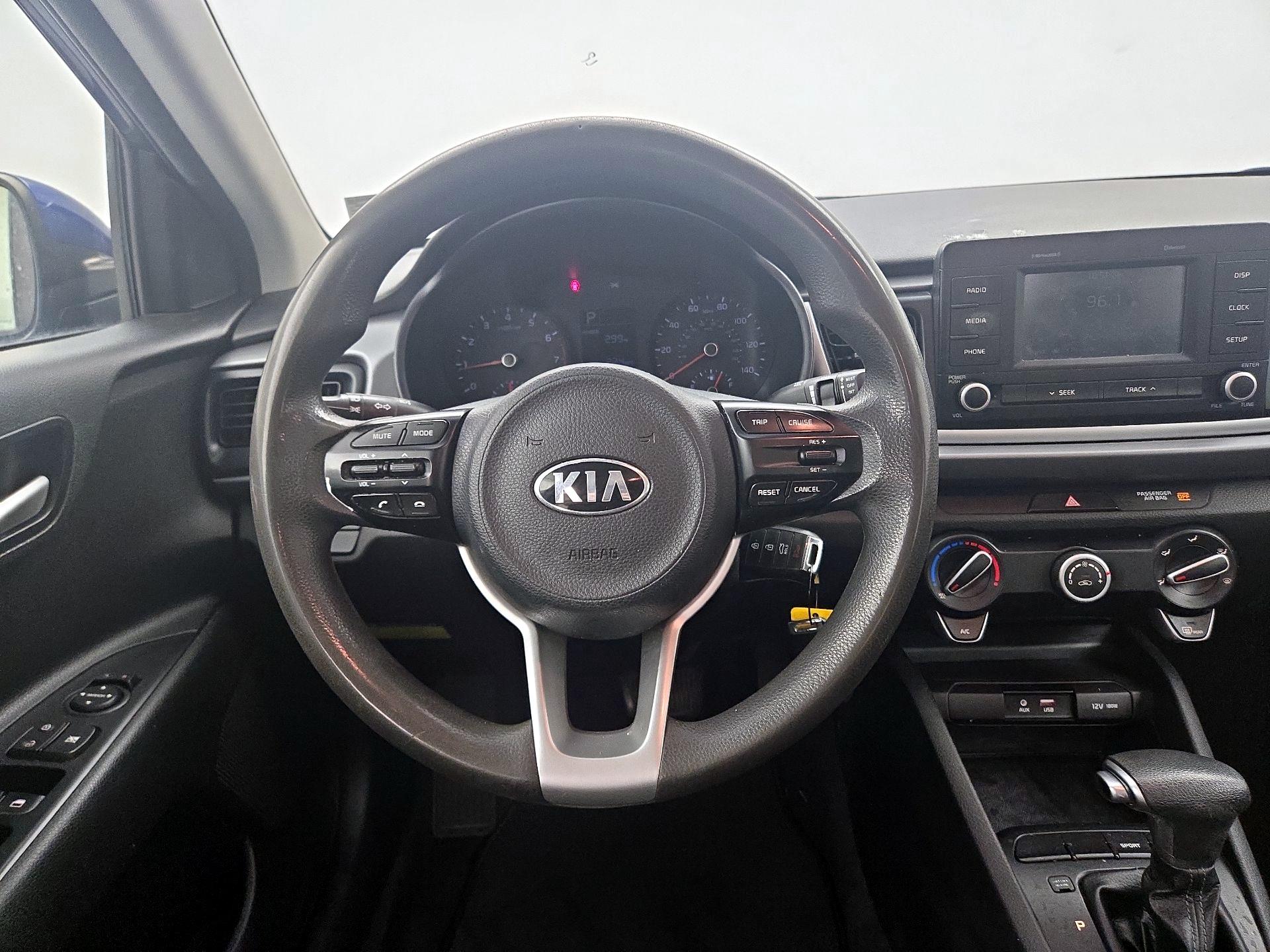 Thumbnail: 2019 Kia Rio - 10