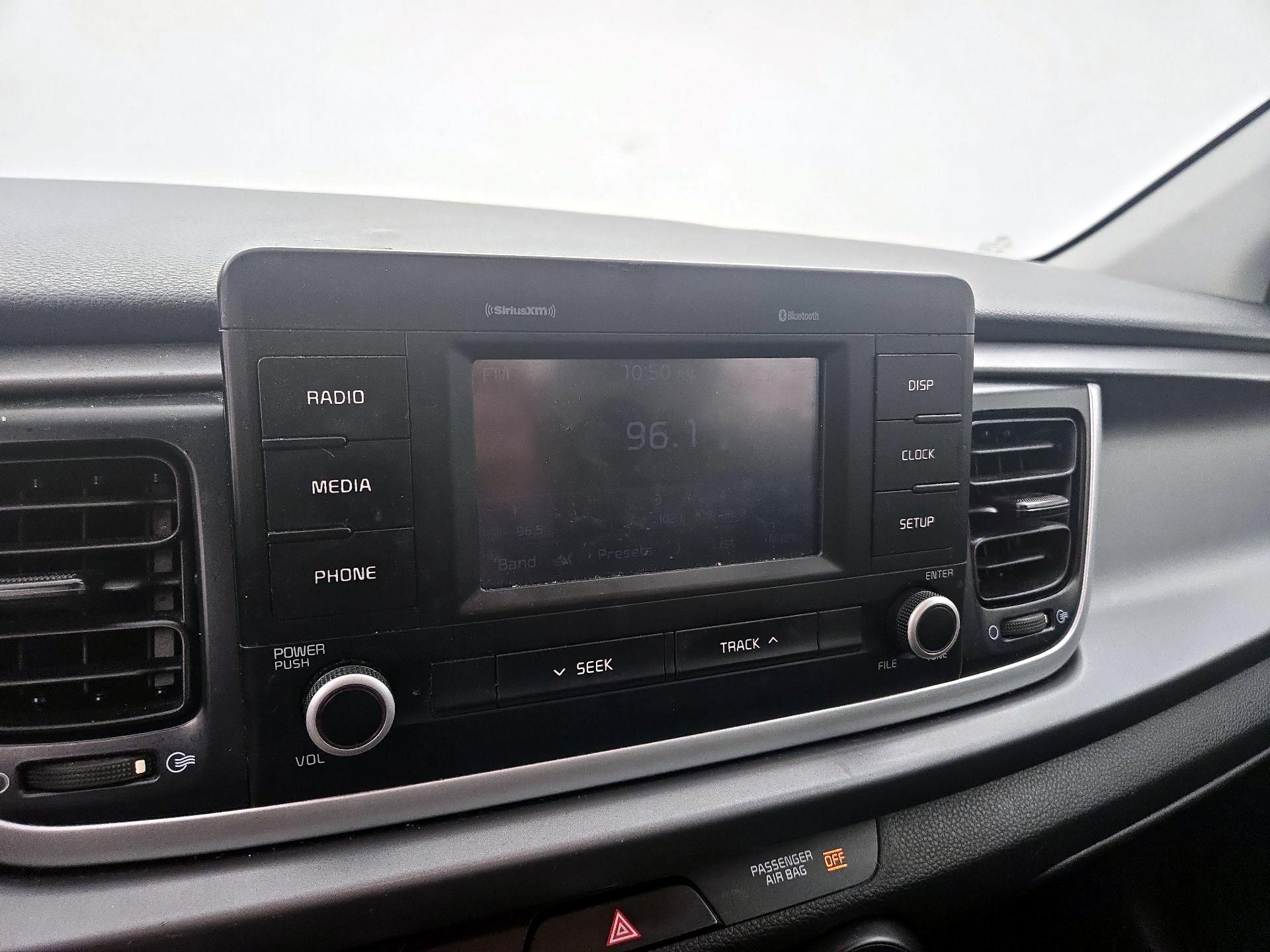 Thumbnail: 2019 Kia Rio - 15