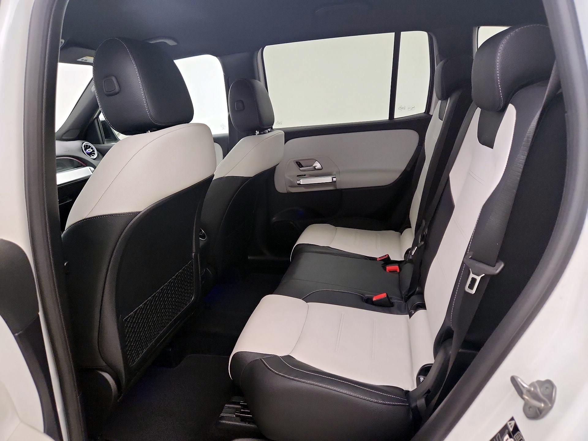 Thumbnail: 2021 Mercedes-Benz GLB - 19