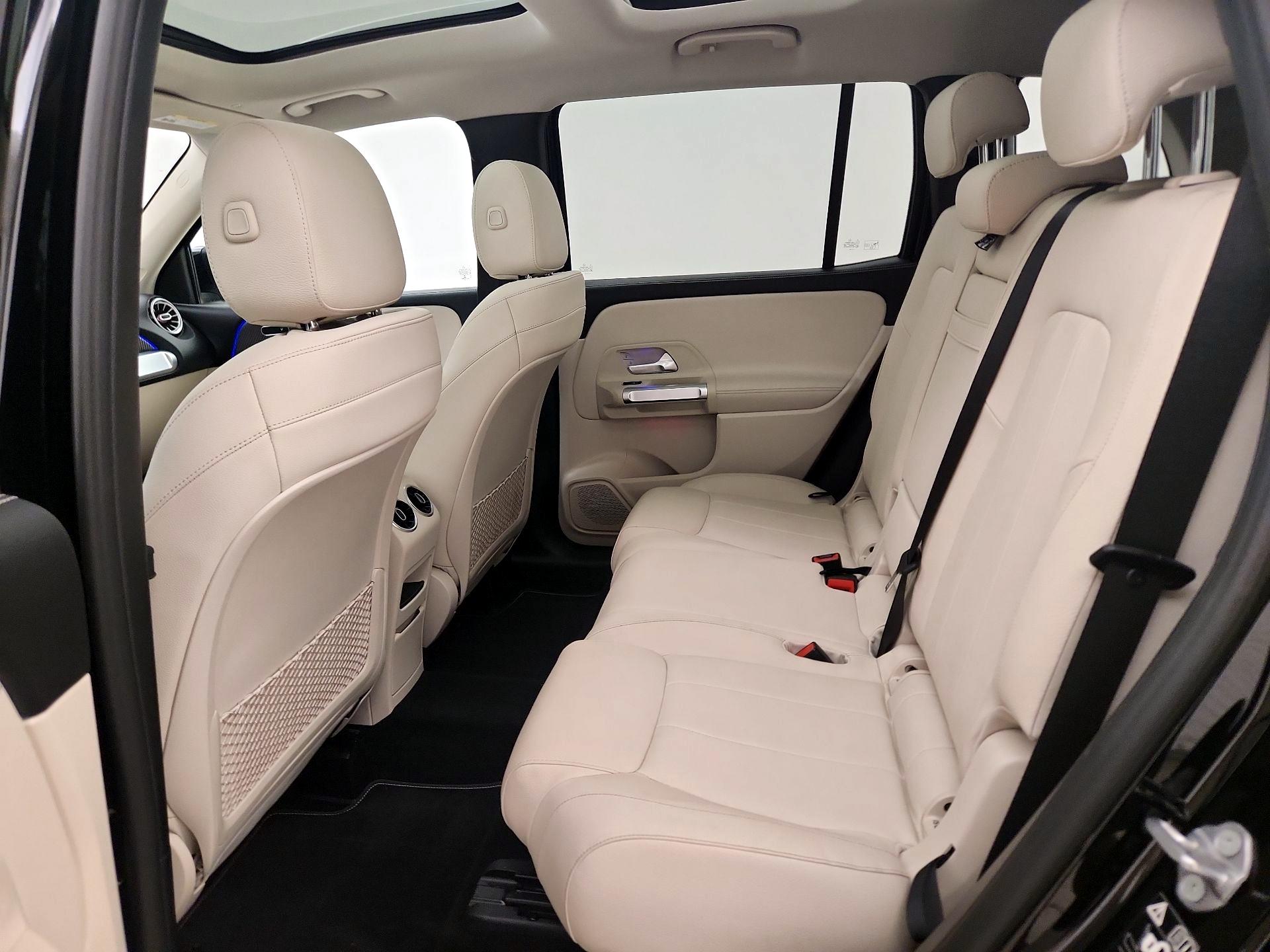Thumbnail: 2021 Mercedes-Benz GLB - 20