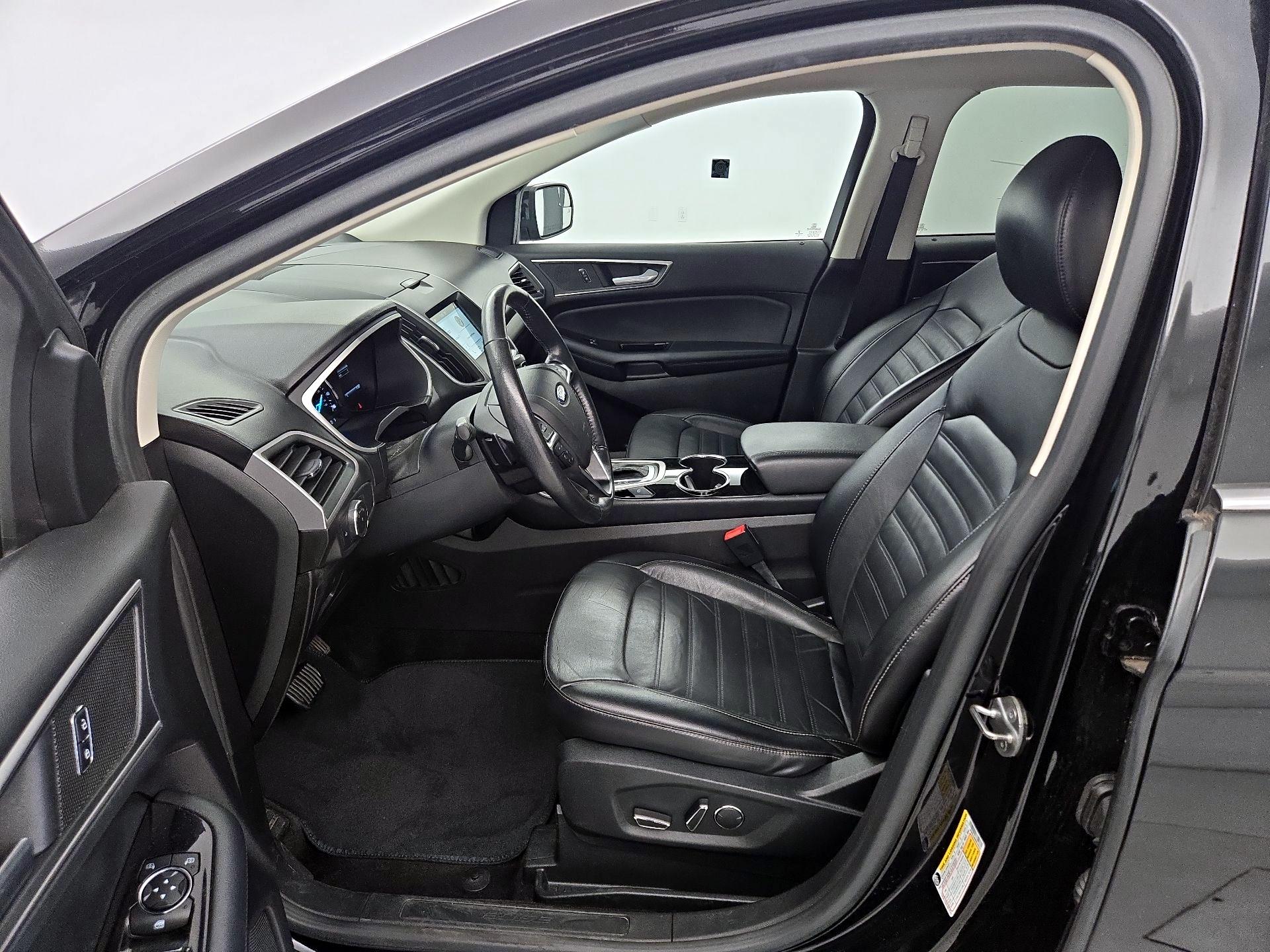 Thumbnail: 2017 Ford Edge - 11