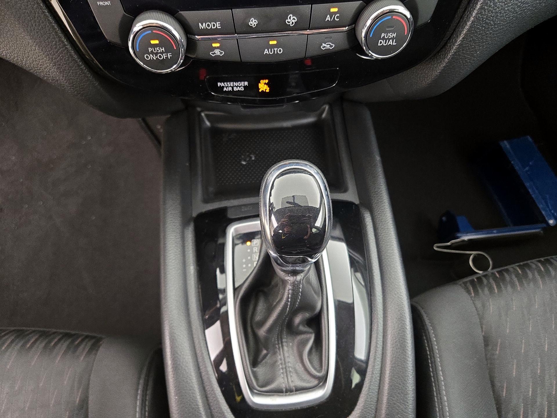 Thumbnail: 2018 Nissan Rogue - 17