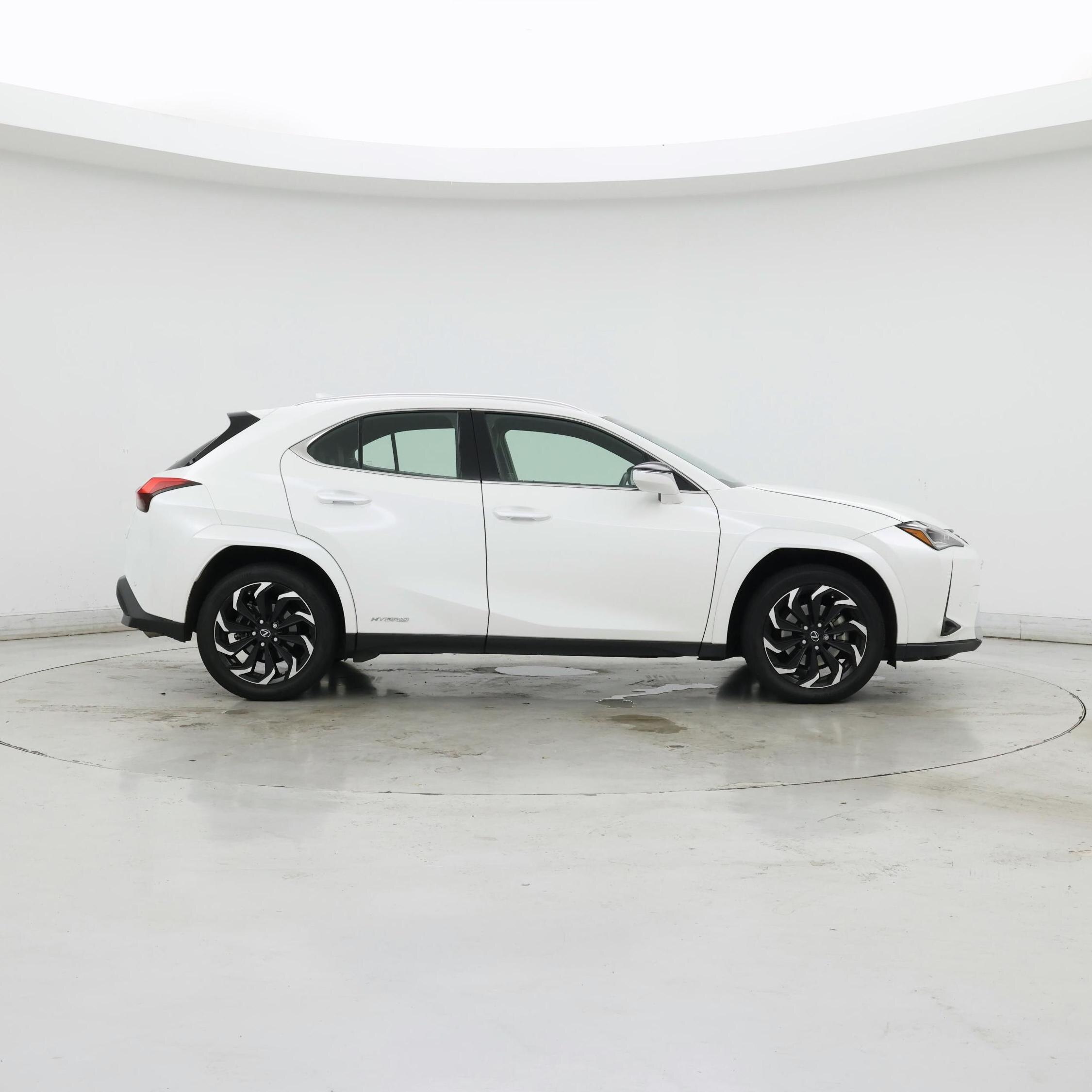 Thumbnail: 2022 Lexus UX - 7