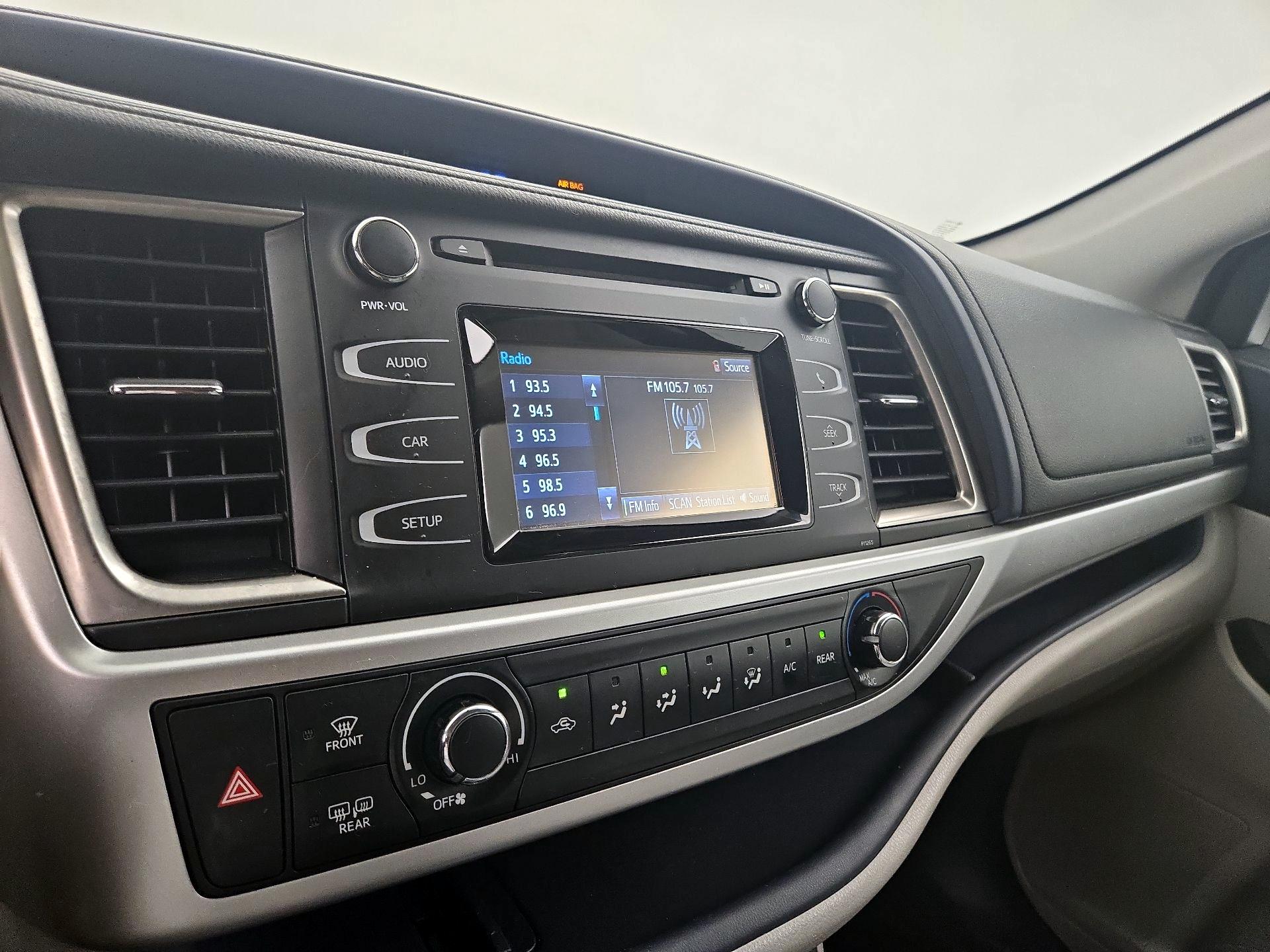 Thumbnail: 2016 Toyota Highlander - 15