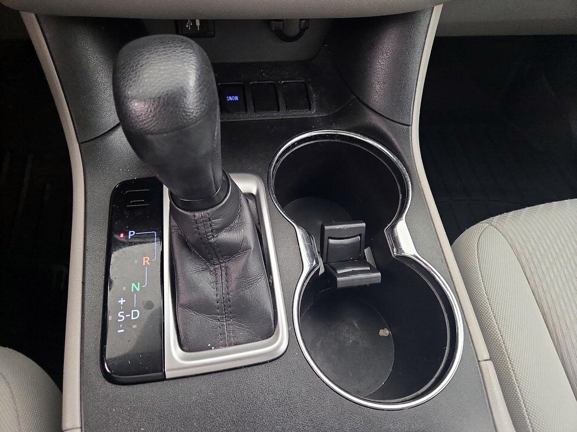 Thumbnail: 2016 Toyota Highlander - 17