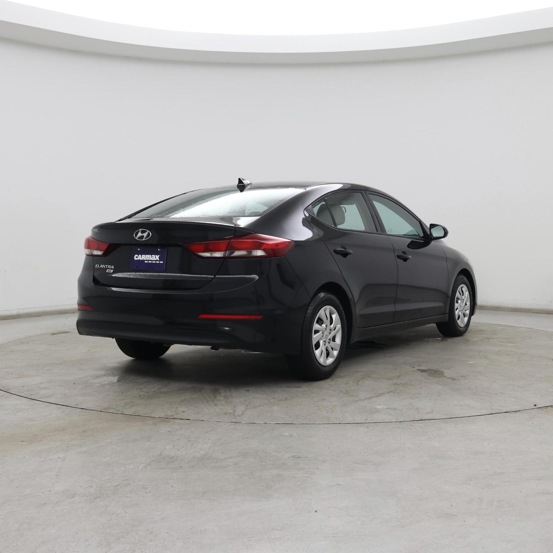 Thumbnail: 2017 Hyundai Elantra - 8