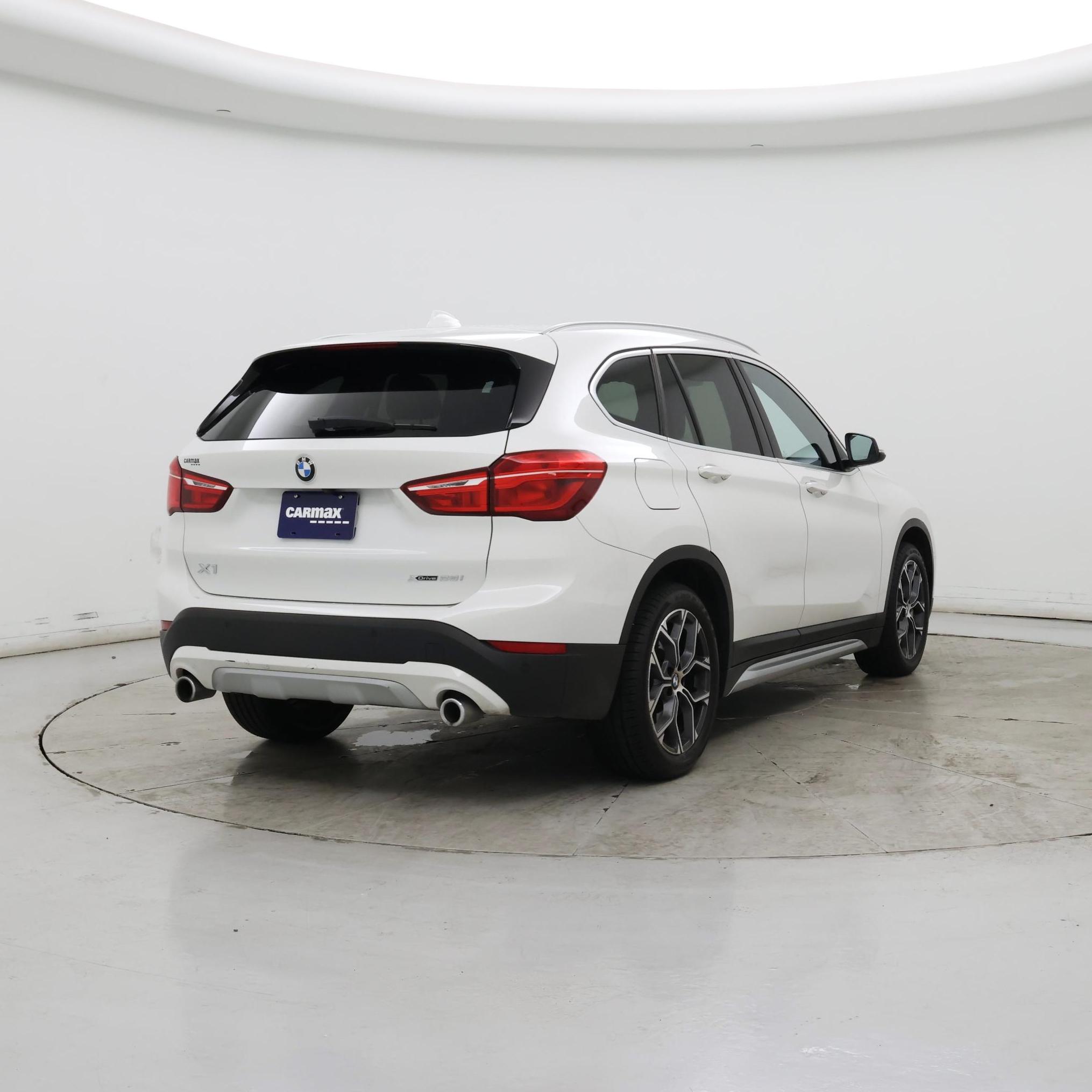 Thumbnail: 2022 BMW X1 - 8