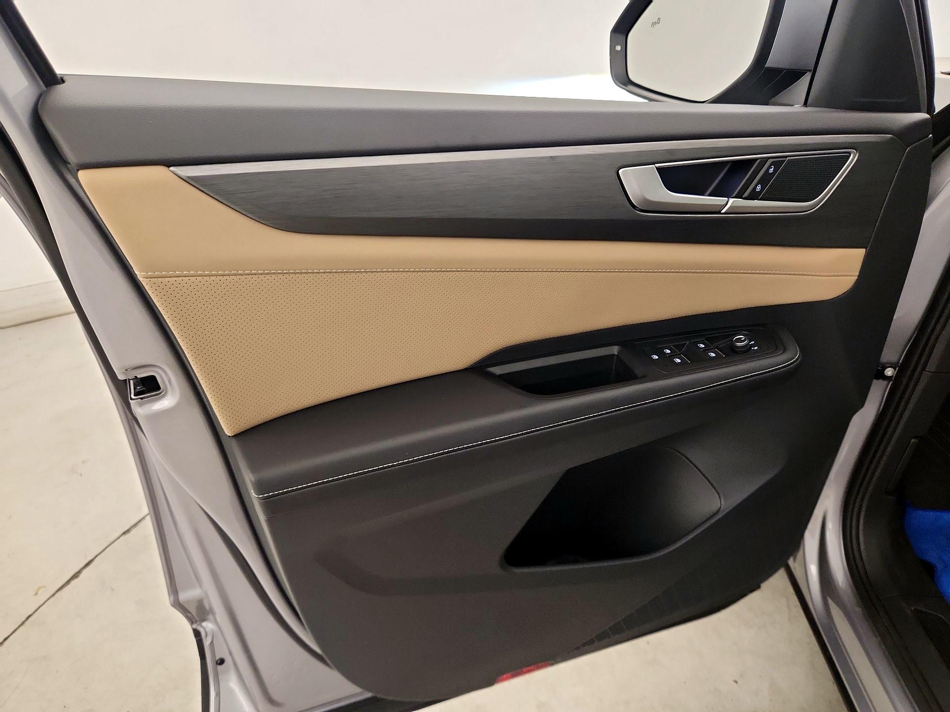 Thumbnail: 2024 Volkswagen Atlas - 12