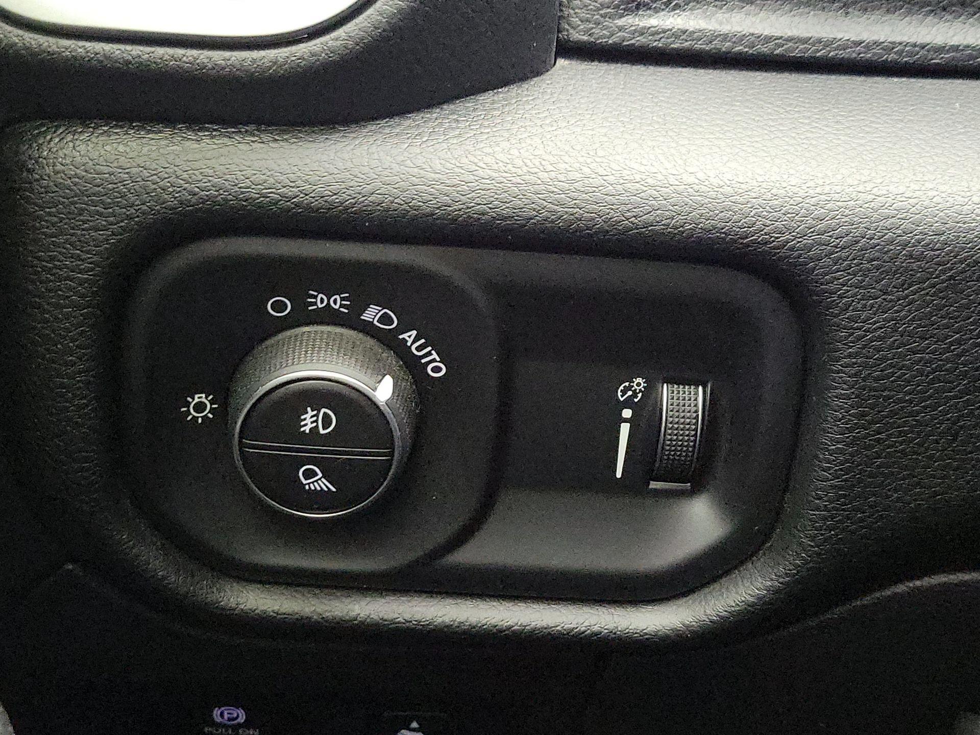 Thumbnail: 2021 RAM 1500 - 13