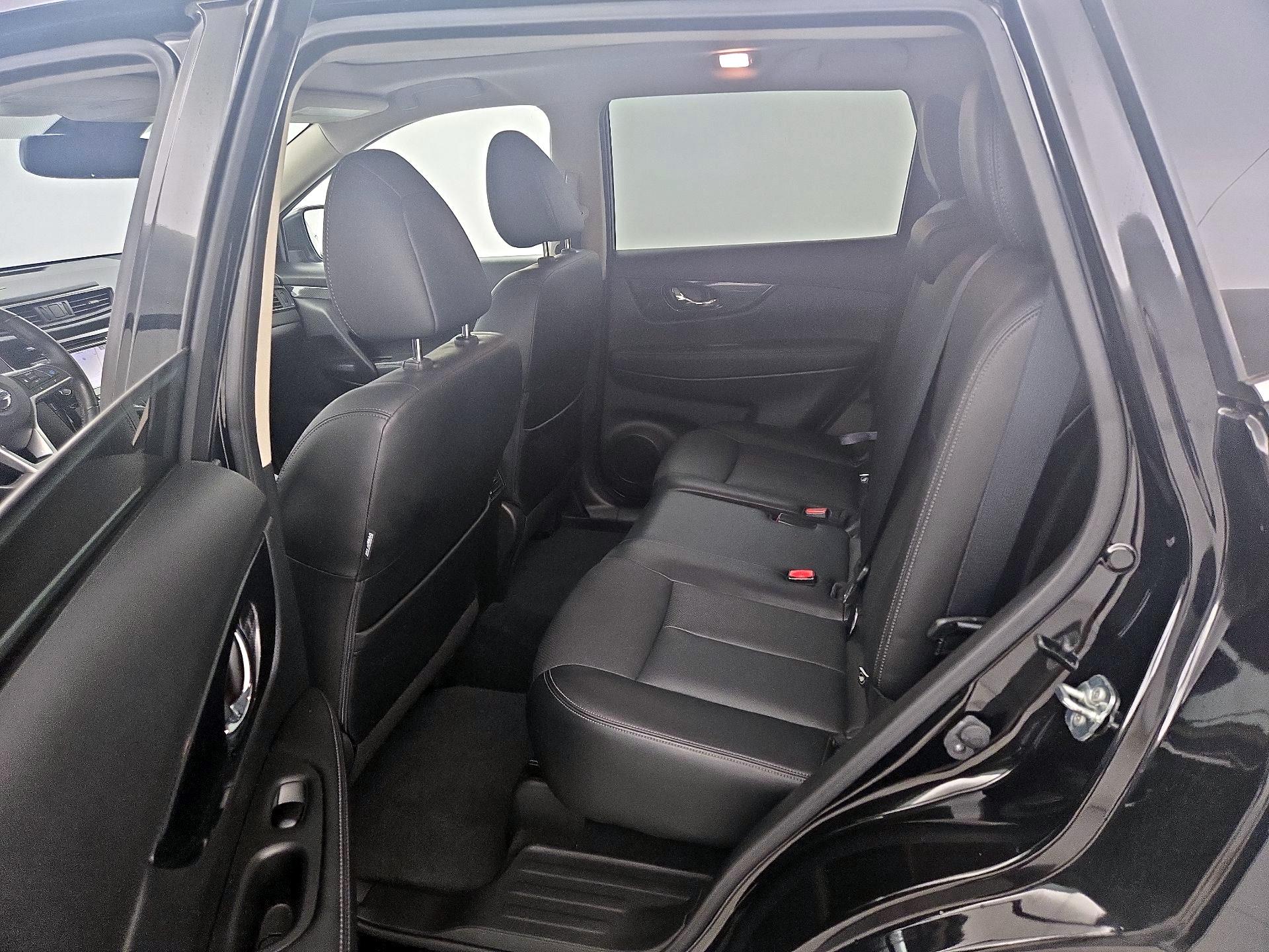Thumbnail: 2018 Nissan Rogue - 20