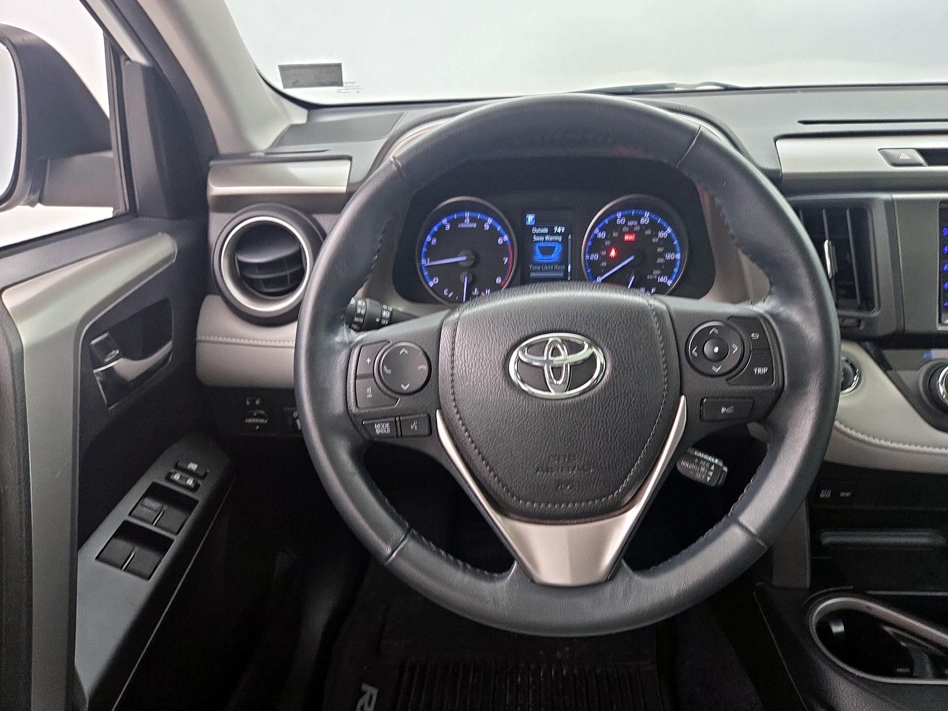 Thumbnail: 2018 Toyota RAV4 - 10