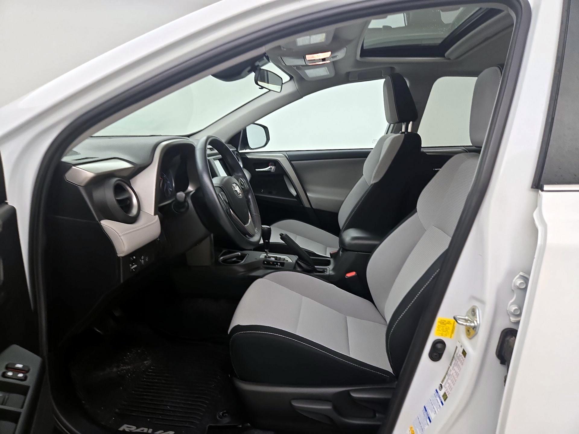 Thumbnail: 2018 Toyota RAV4 - 11