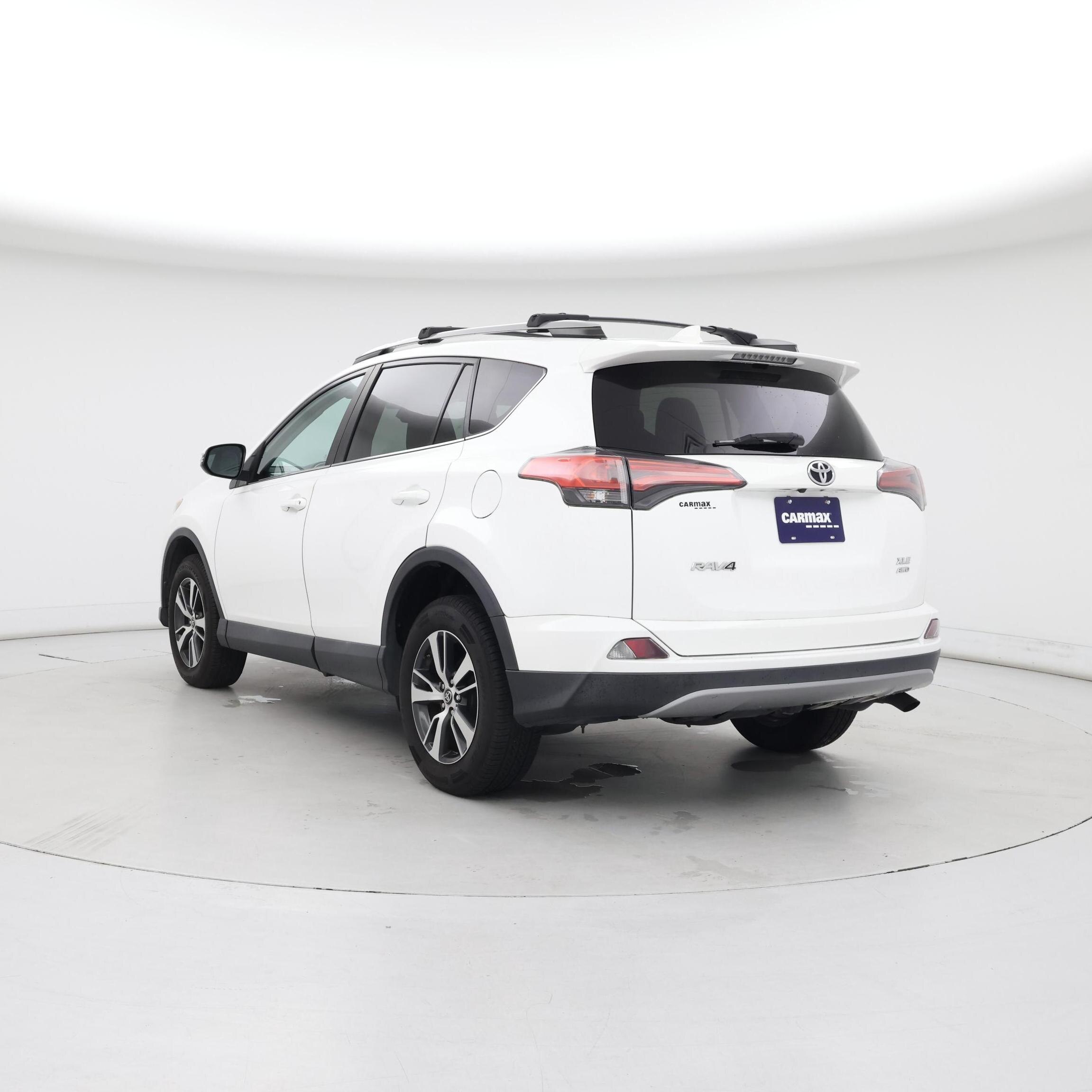 Thumbnail: 2018 Toyota RAV4 - 2