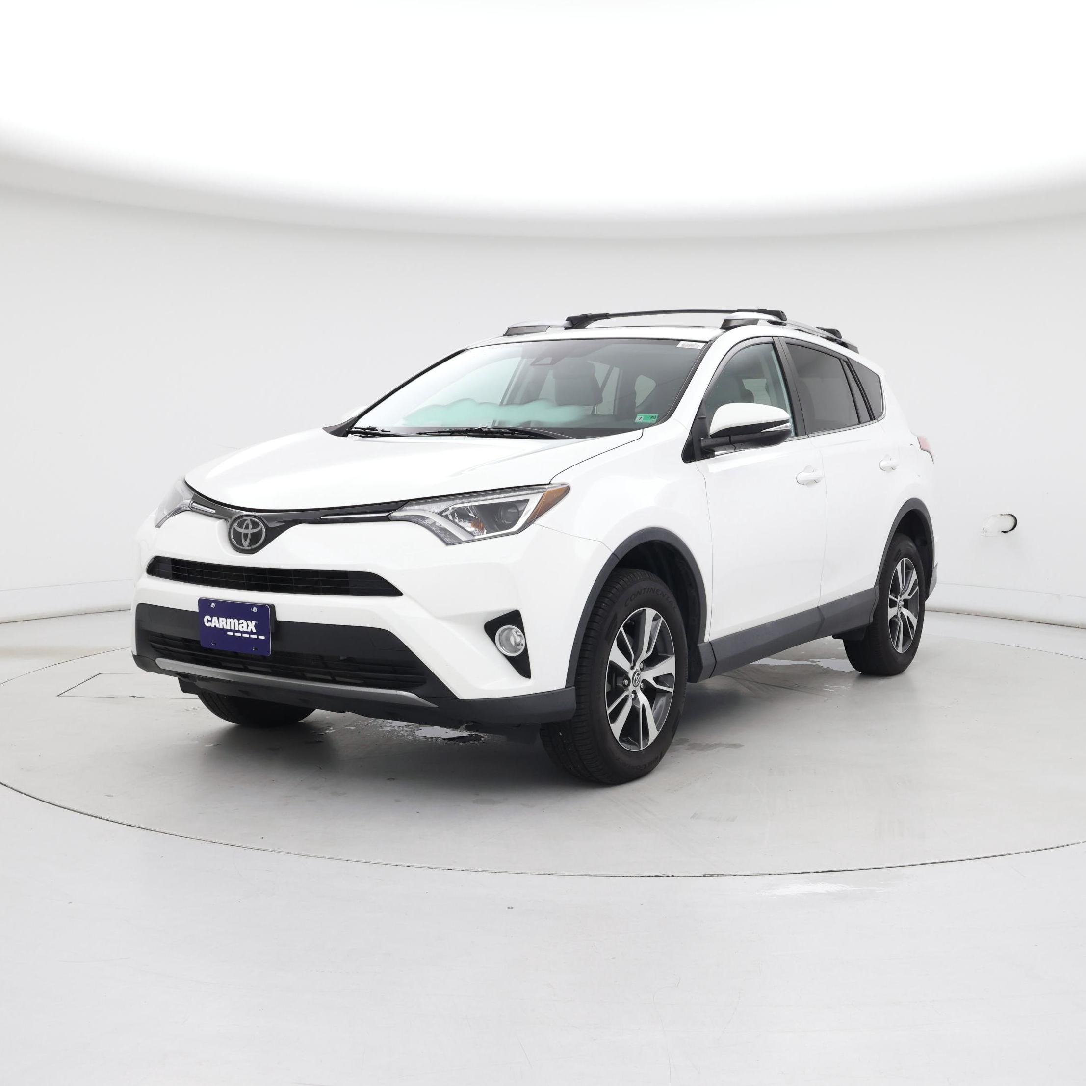 Thumbnail: 2018 Toyota RAV4 - 4
