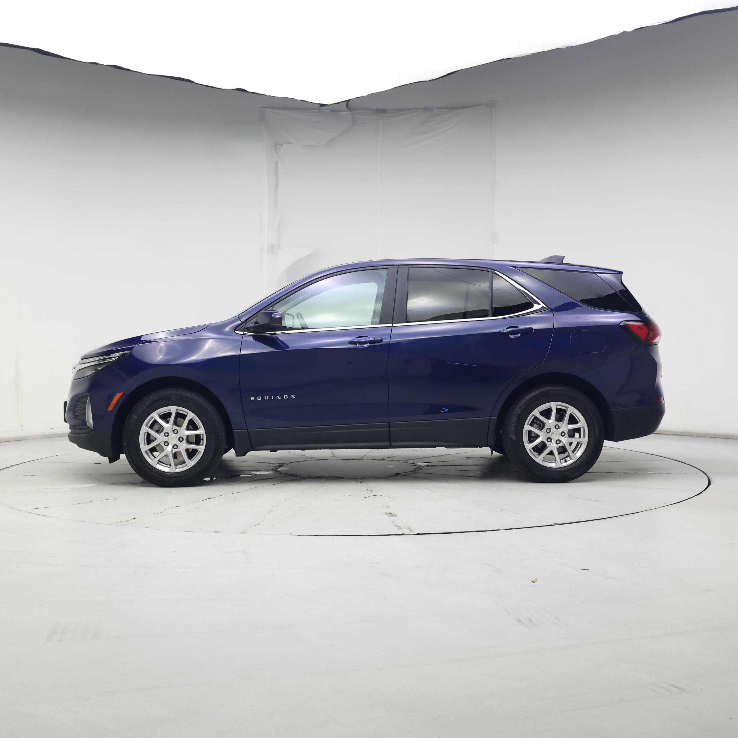 Thumbnail: 2022 Chevrolet Equinox - 3