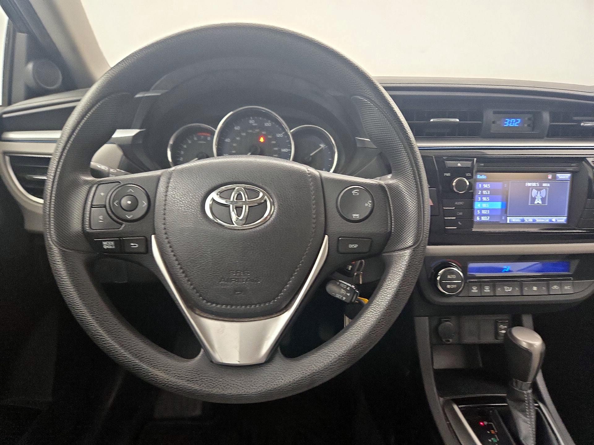 Thumbnail: 2015 Toyota Corolla - 10