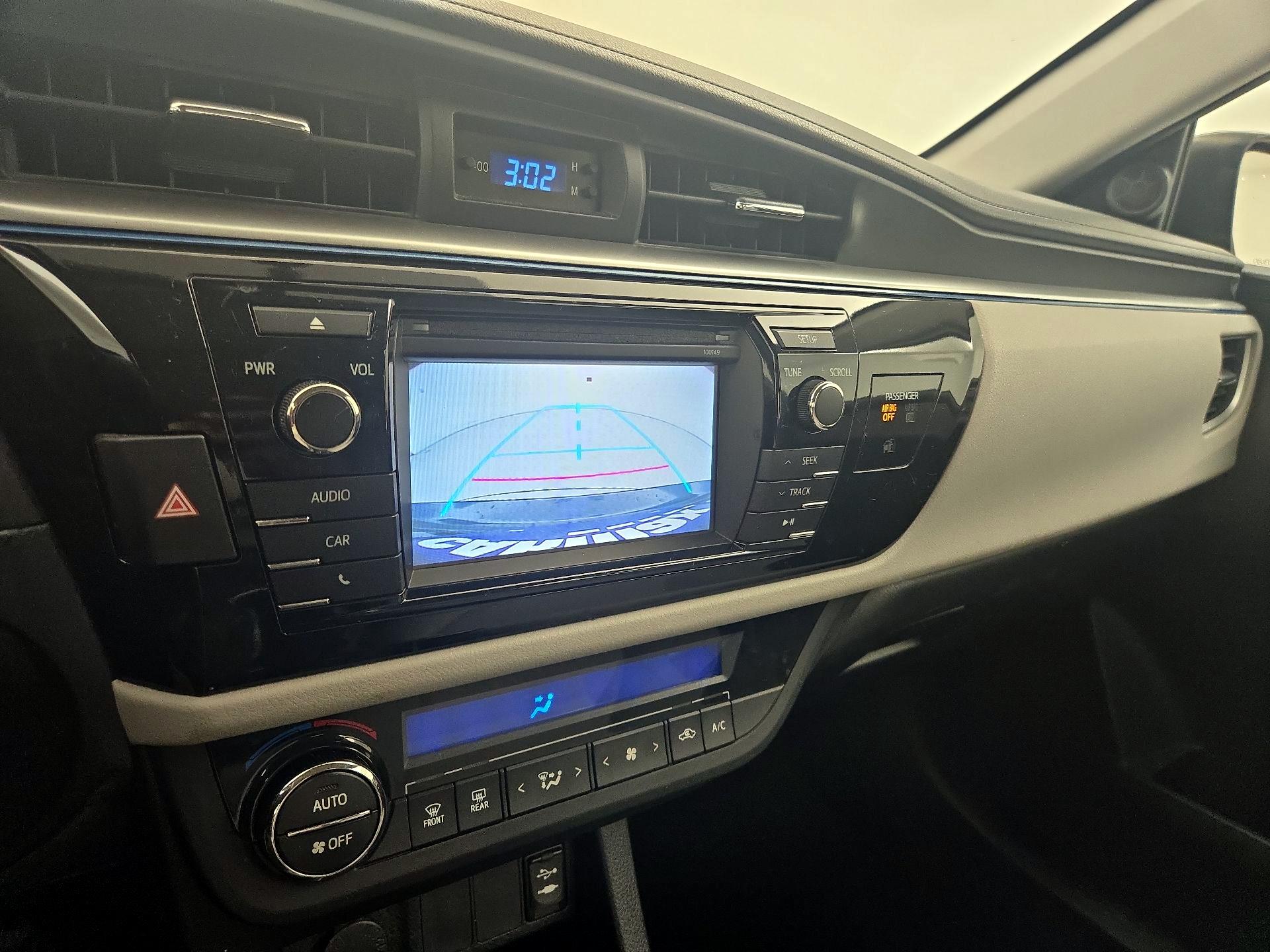 Thumbnail: 2015 Toyota Corolla - 14