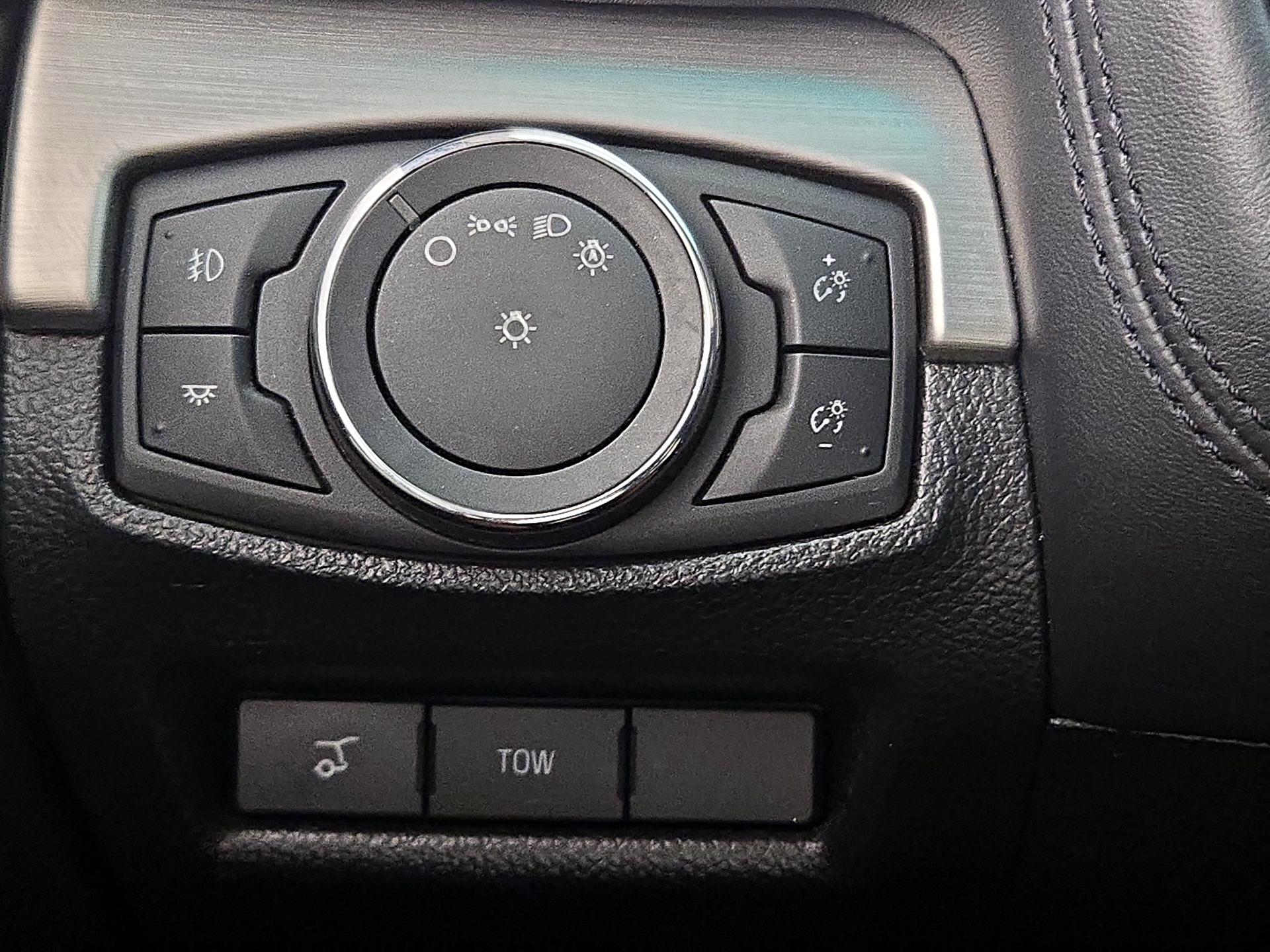 Thumbnail: 2016 Ford Explorer - 13