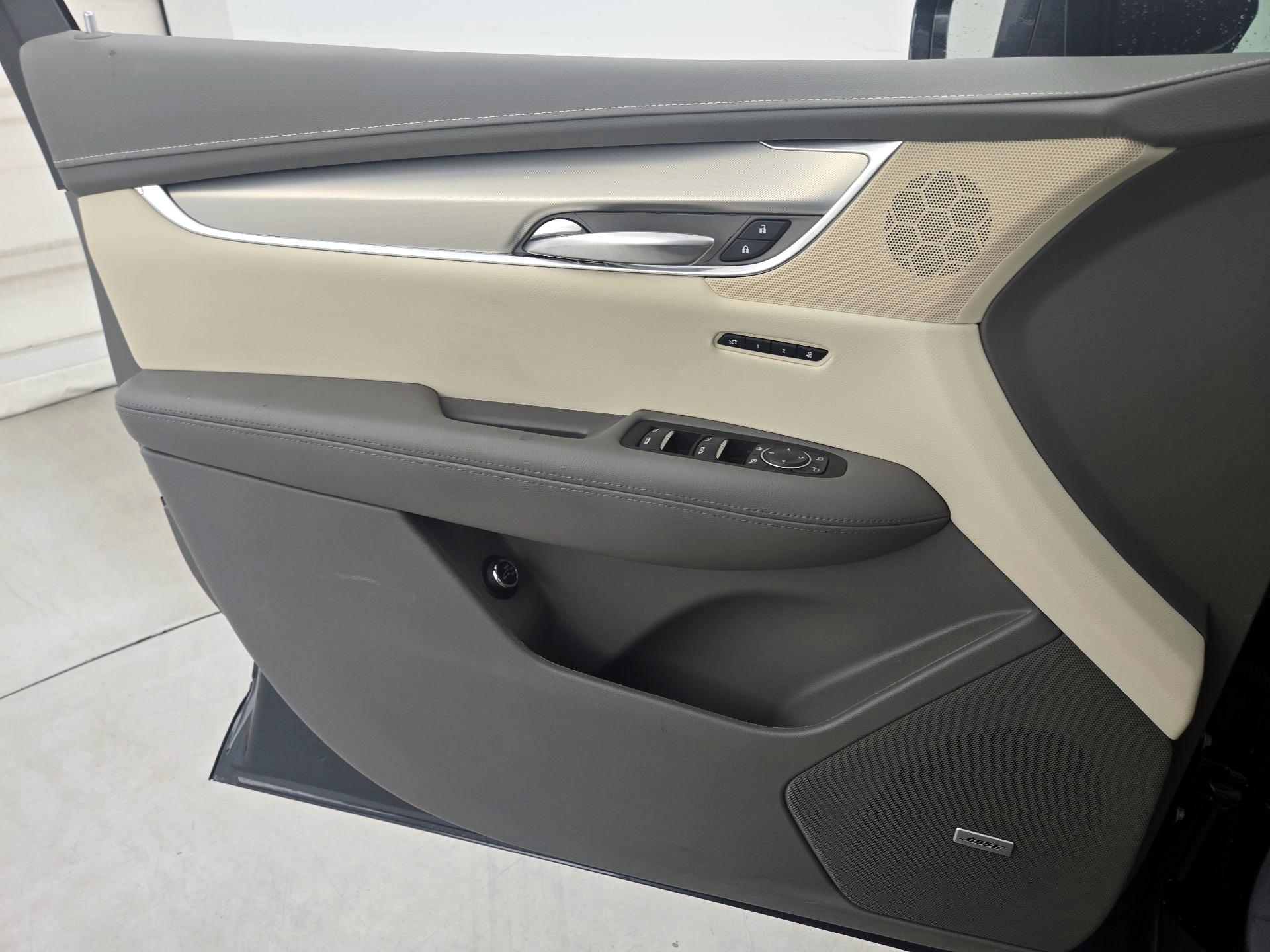 Thumbnail: 2019 Cadillac XT5 - 12