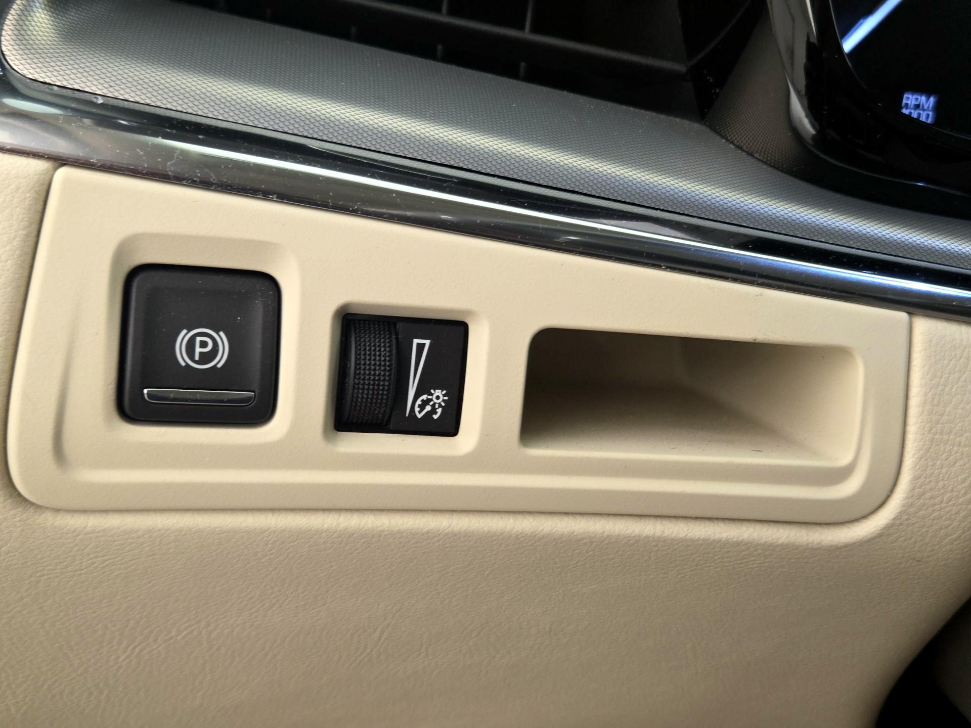 Thumbnail: 2019 Cadillac XT5 - 13