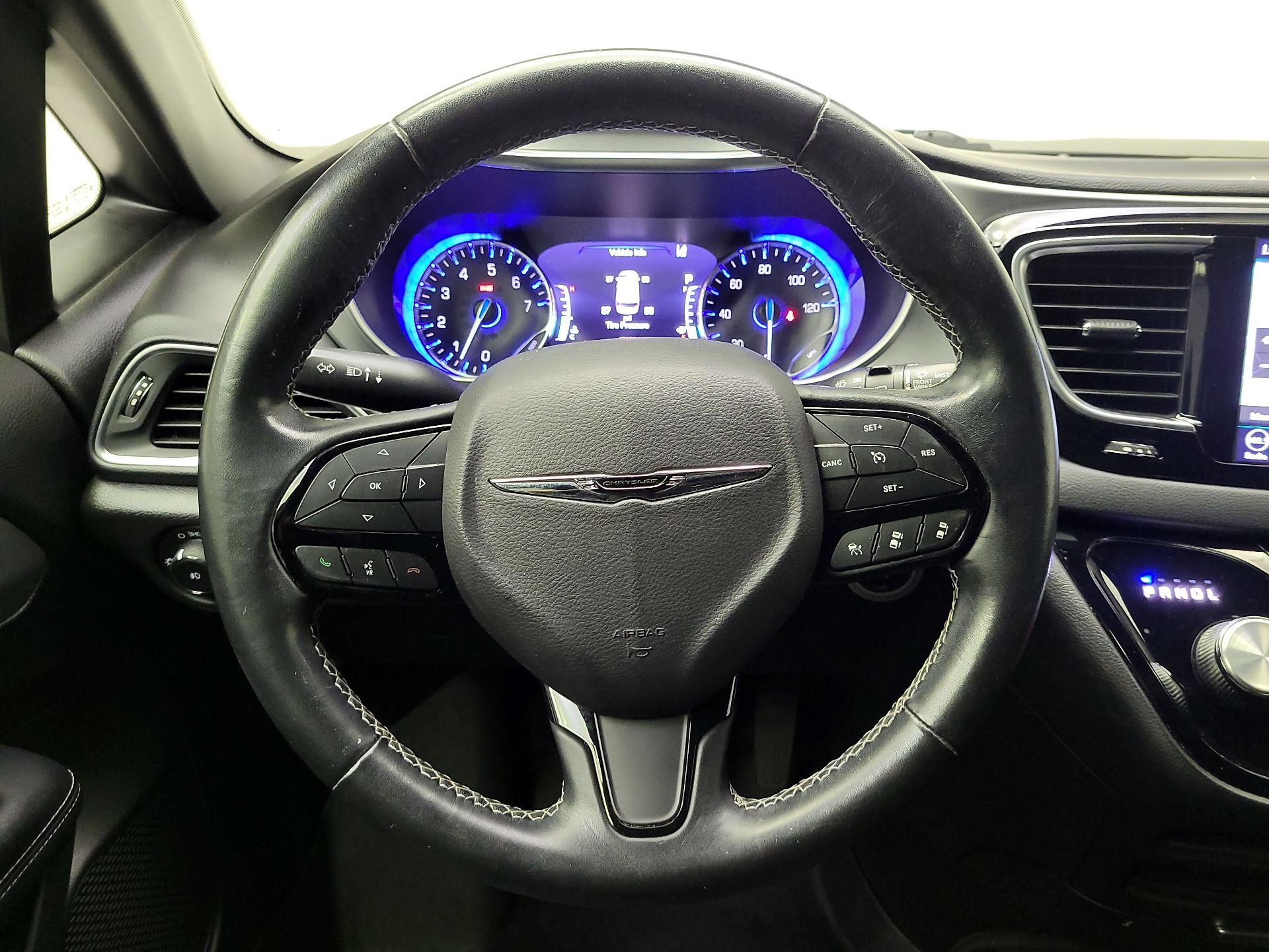 Thumbnail: 2019 Chrysler Pacifica - 10