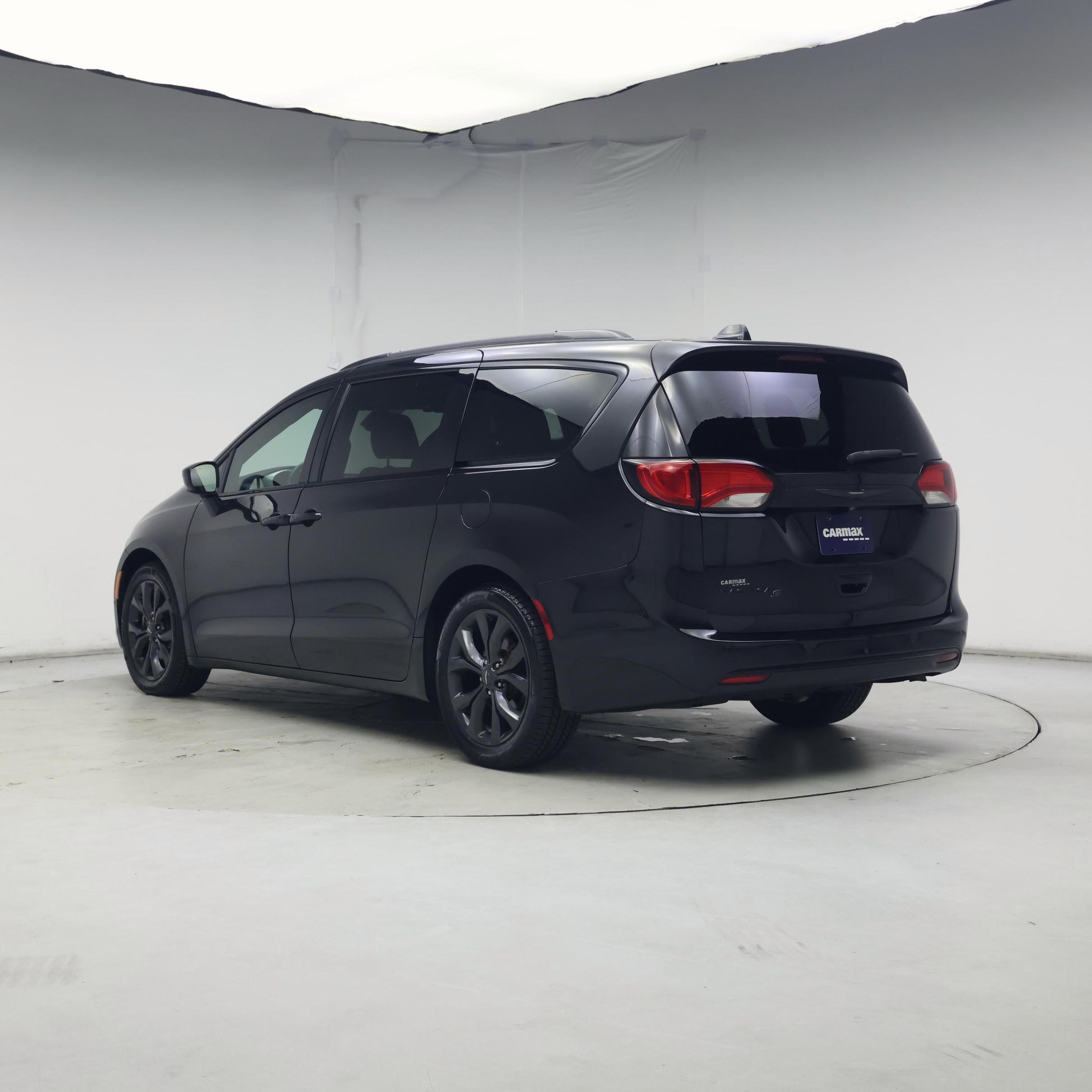 Thumbnail: 2019 Chrysler Pacifica - 2