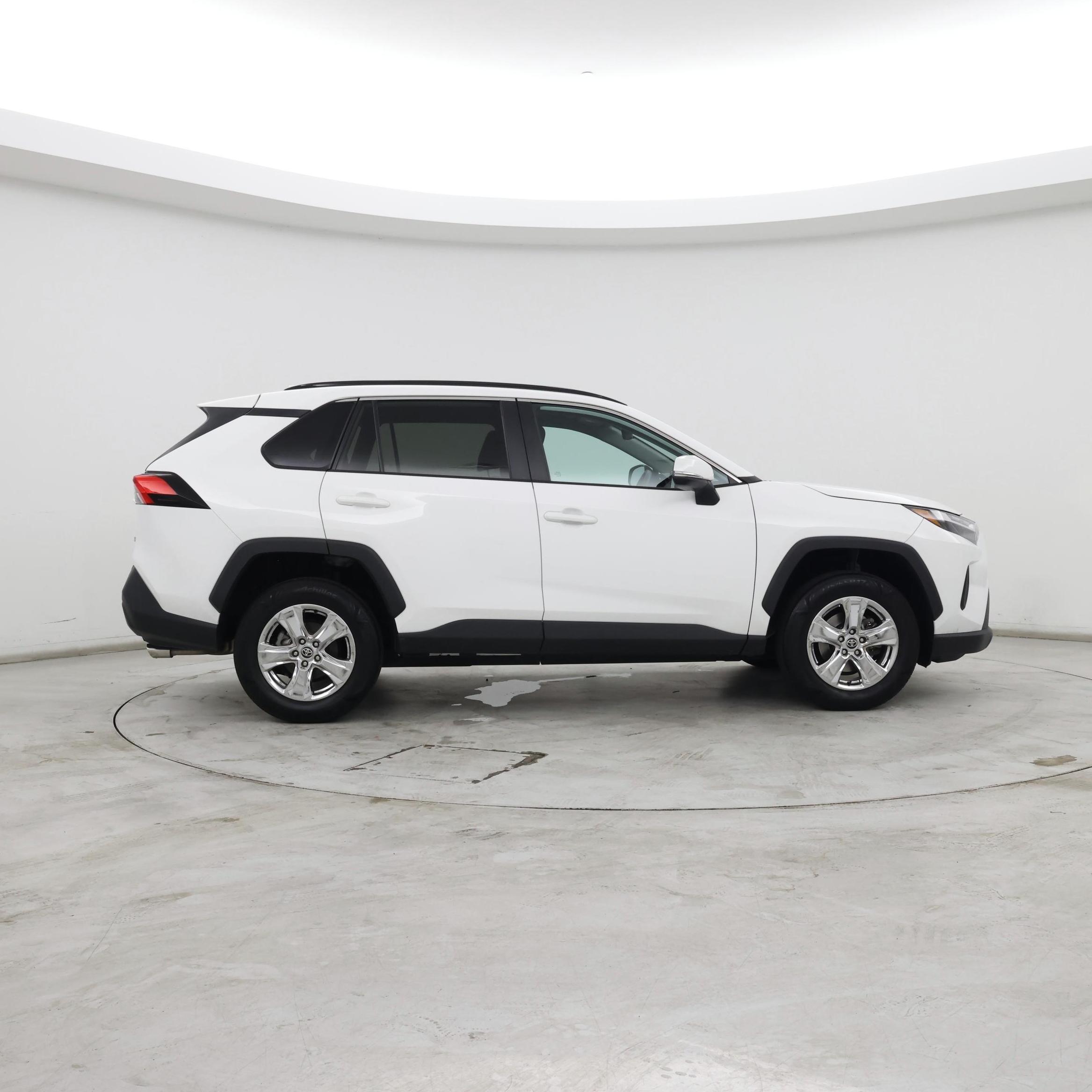 Thumbnail: 2022 Toyota RAV4 - 7