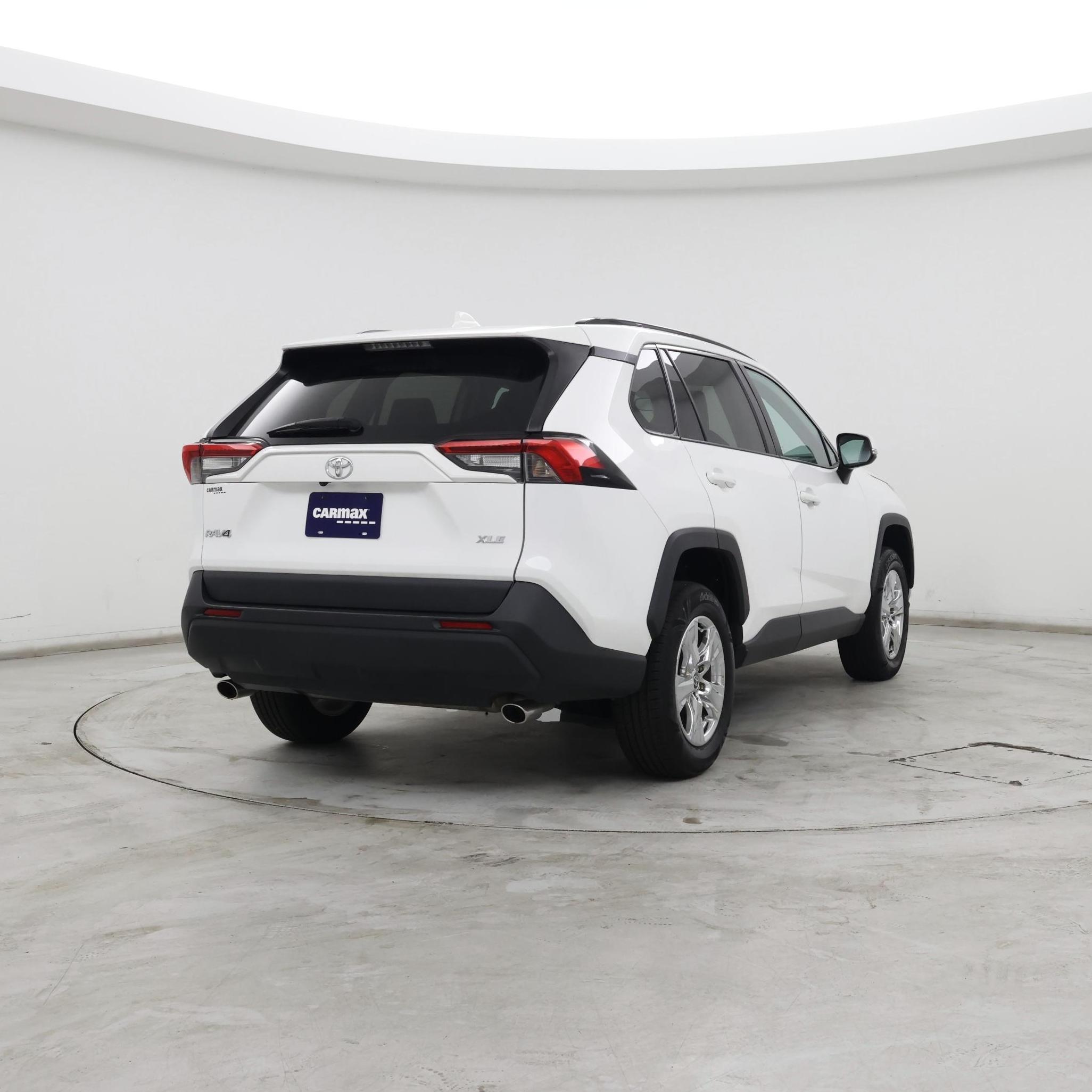 Thumbnail: 2022 Toyota RAV4 - 8