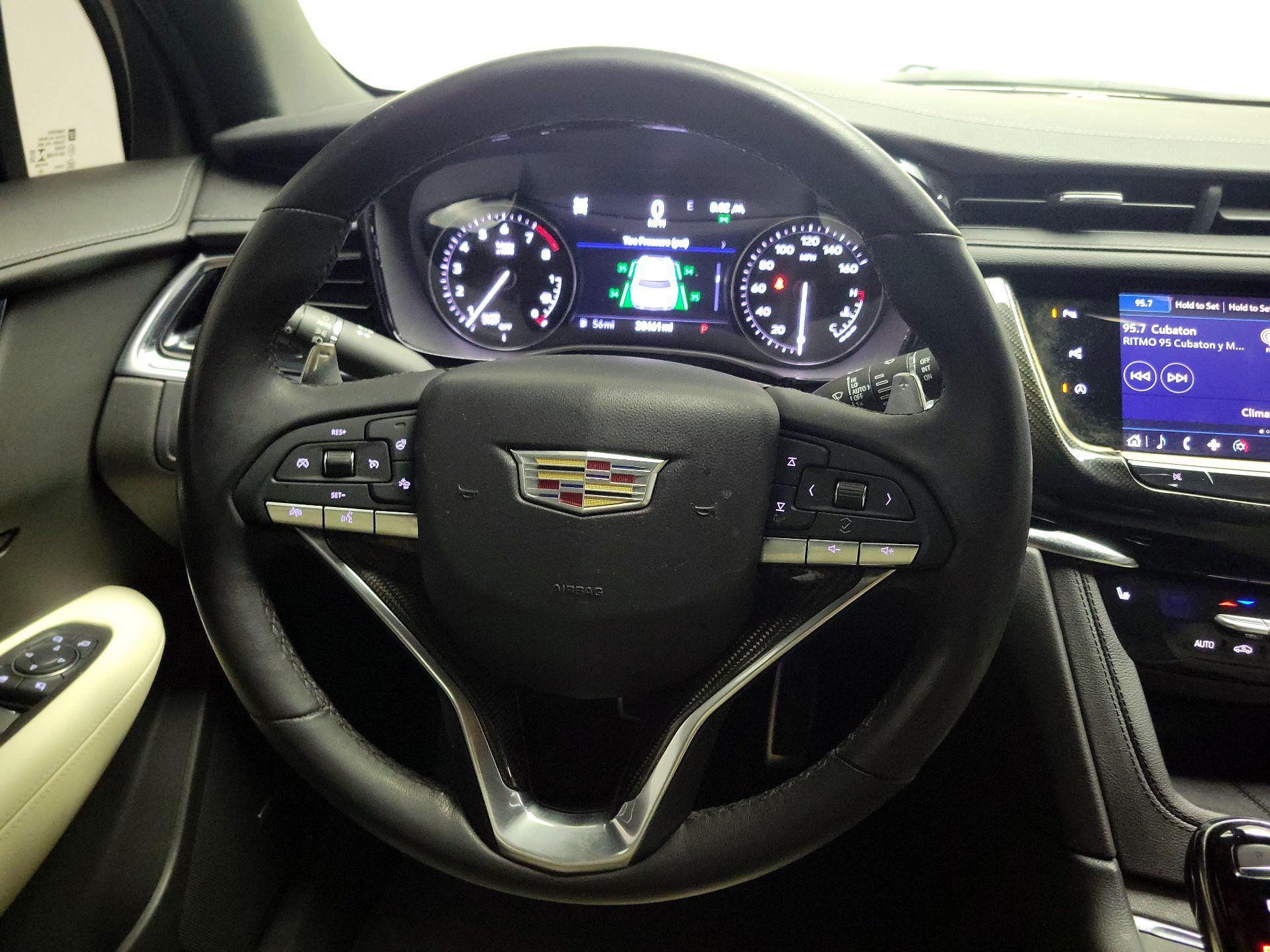 Thumbnail: 2021 Cadillac XT6 - 10