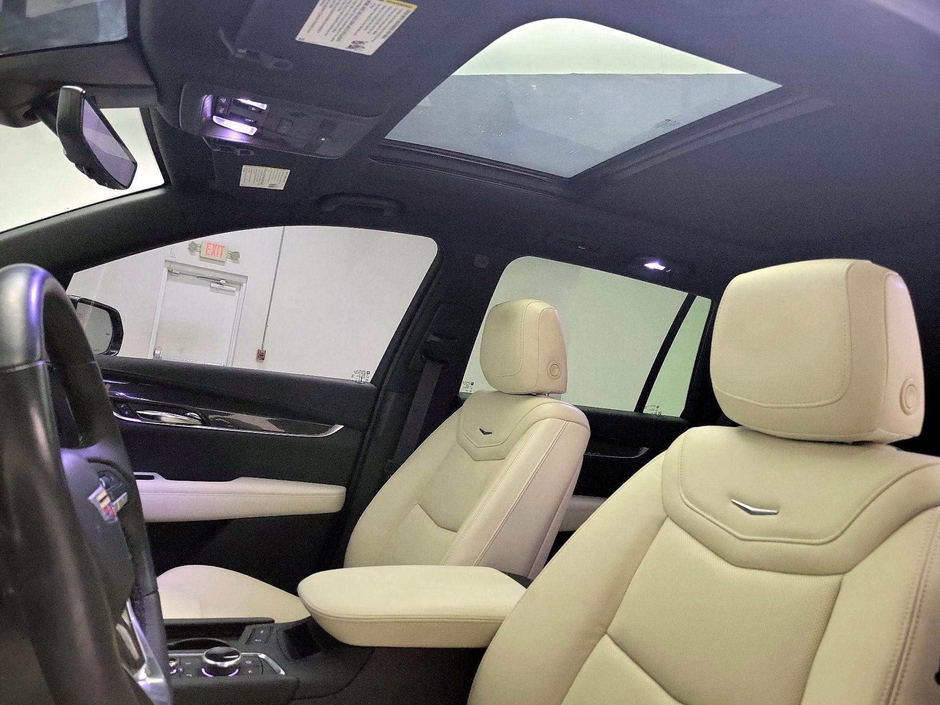 Thumbnail: 2021 Cadillac XT6 - 18
