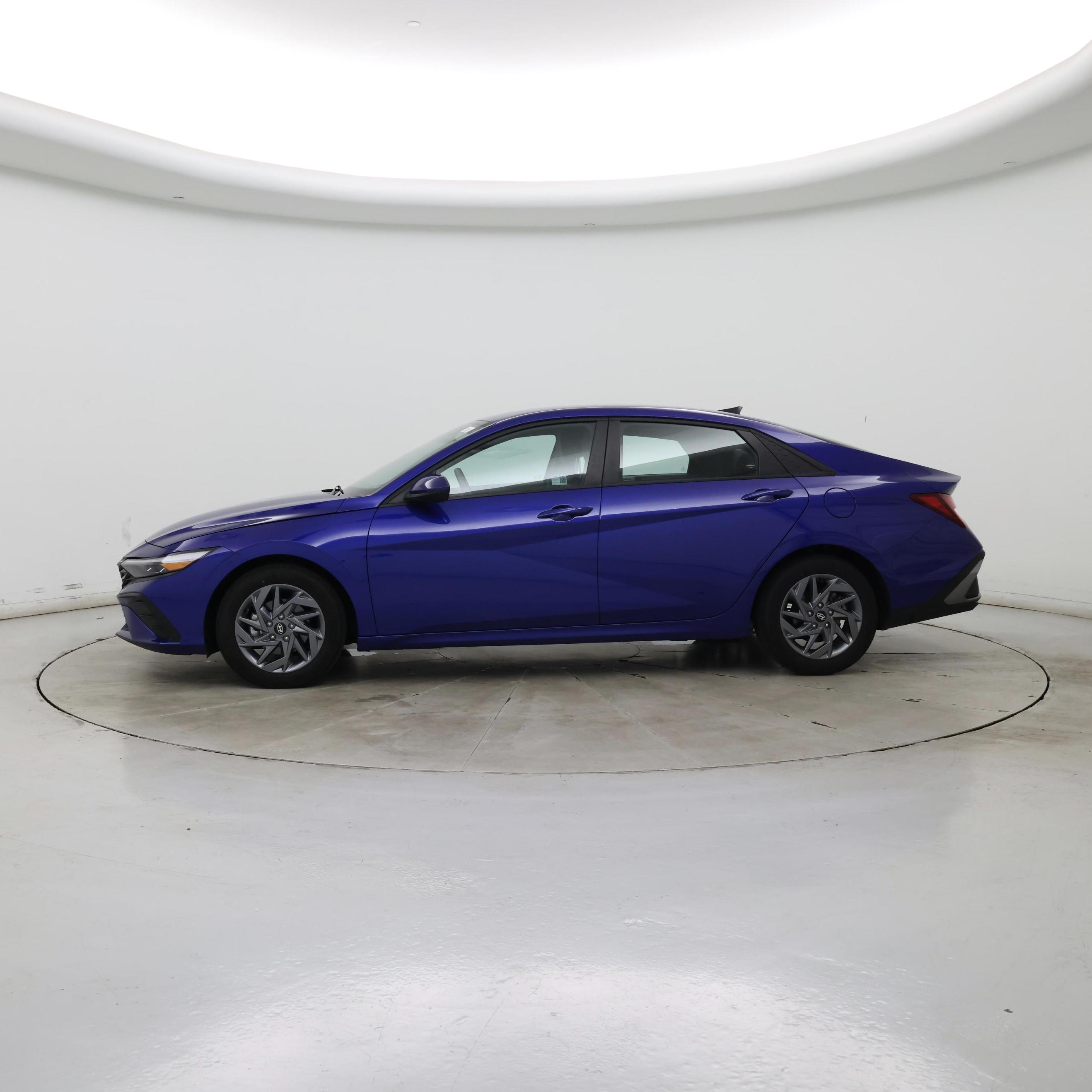 Thumbnail: 2024 Hyundai Elantra - 3