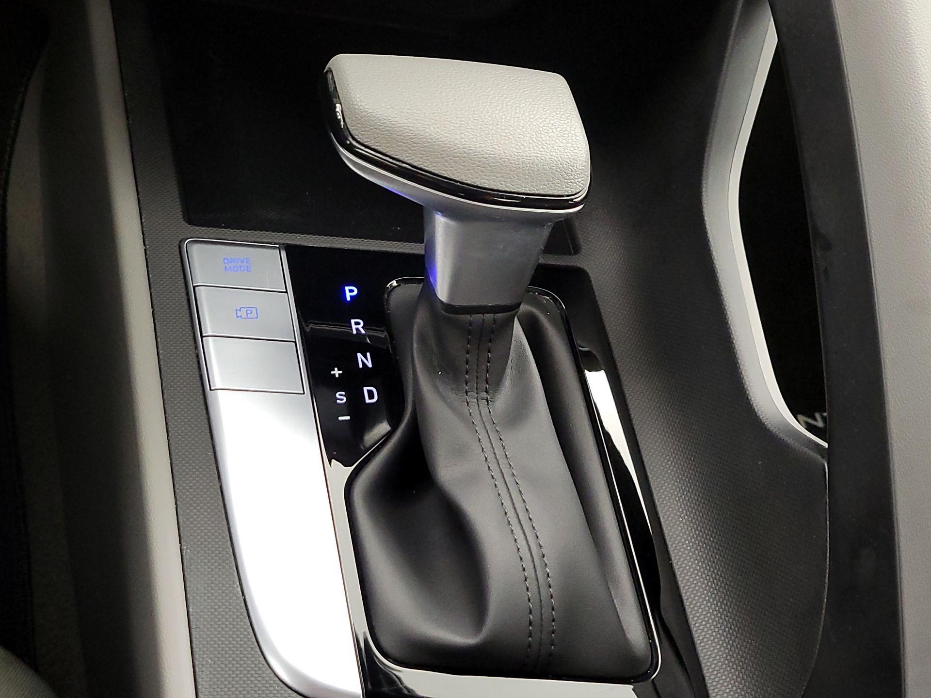 Thumbnail: 2024 Hyundai Elantra - 18