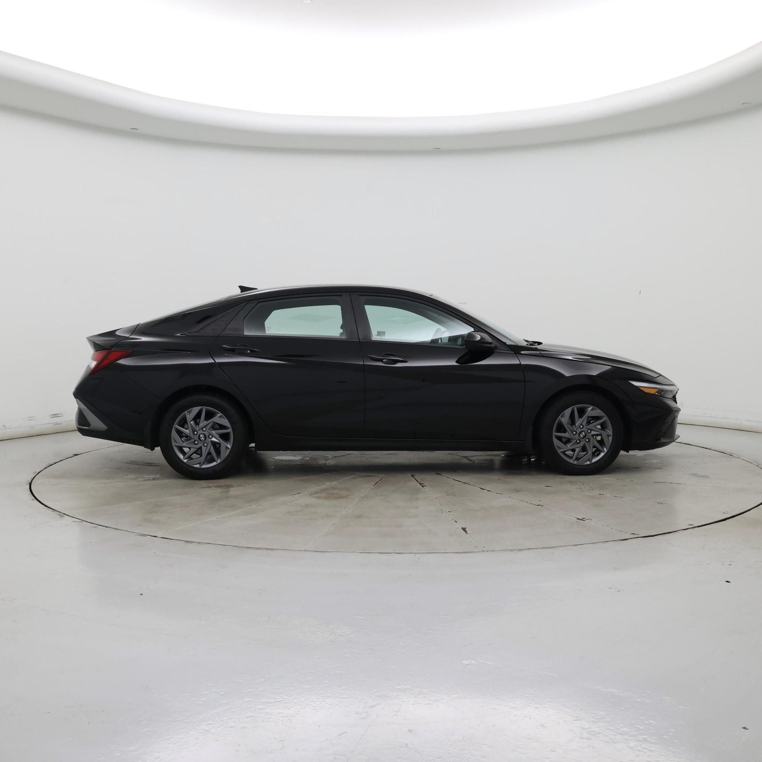Thumbnail: 2024 Hyundai Elantra - 7