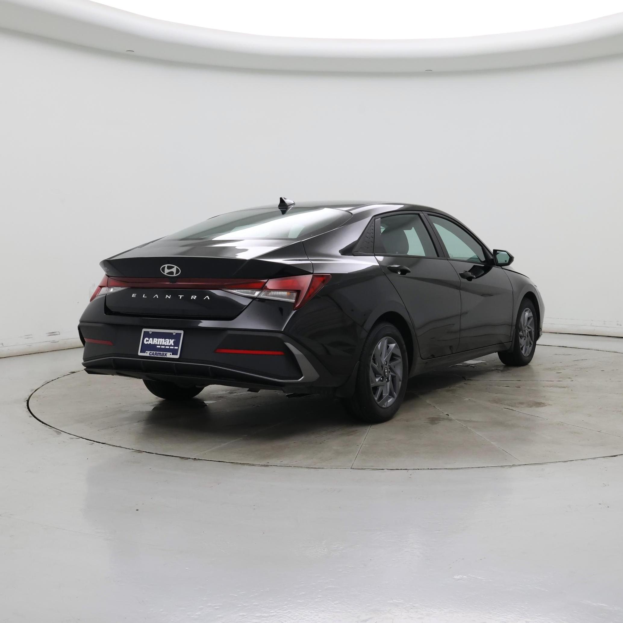 Thumbnail: 2024 Hyundai Elantra - 8