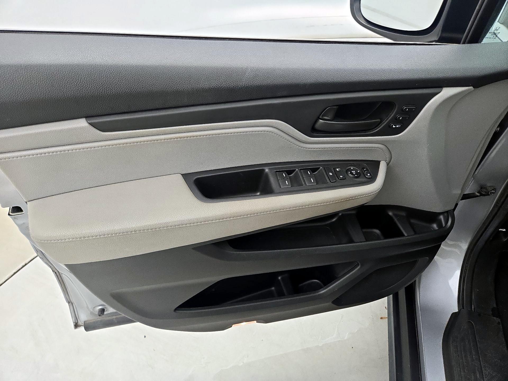 Thumbnail: 2019 Honda Odyssey - 12