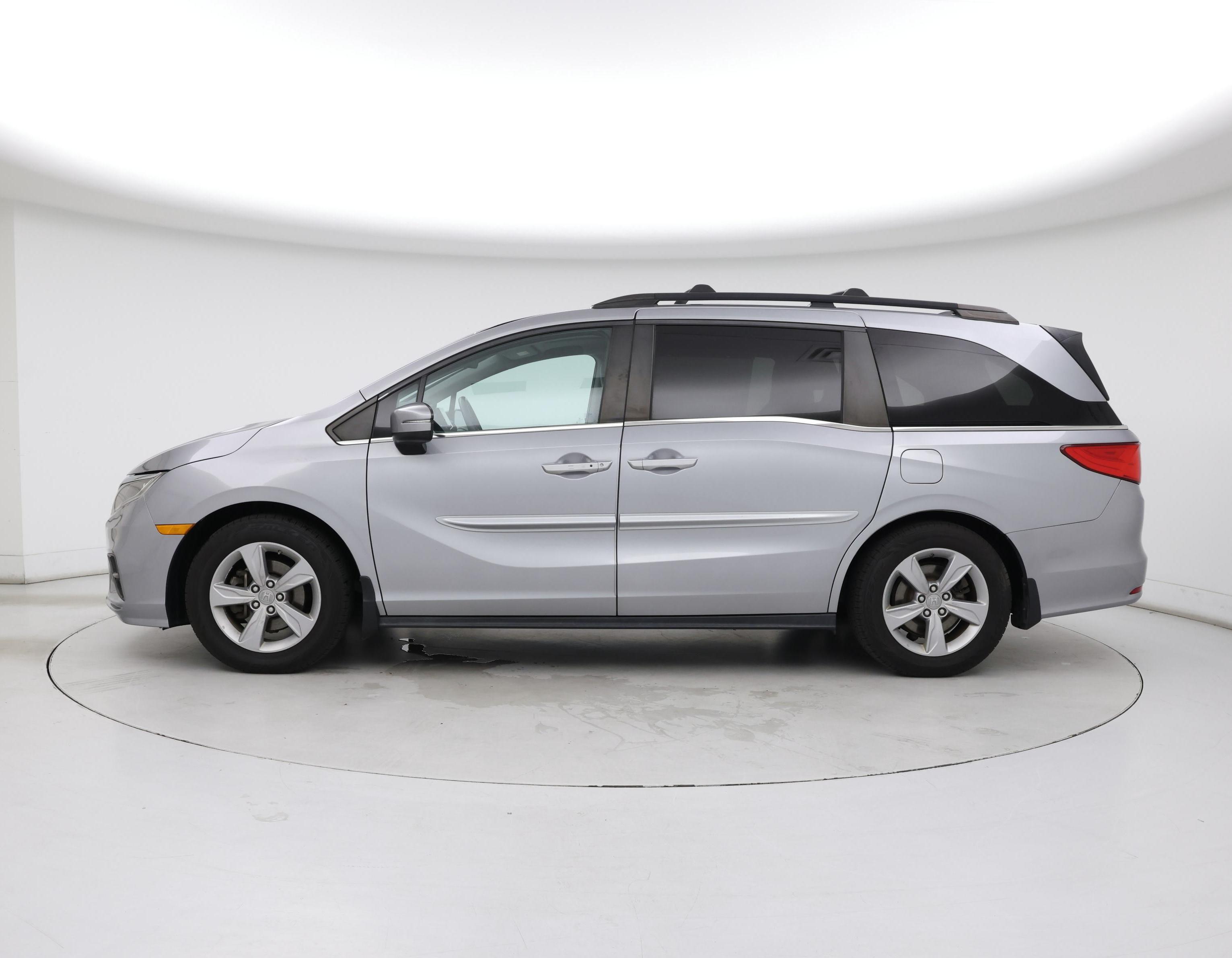 Thumbnail: 2019 Honda Odyssey - 3