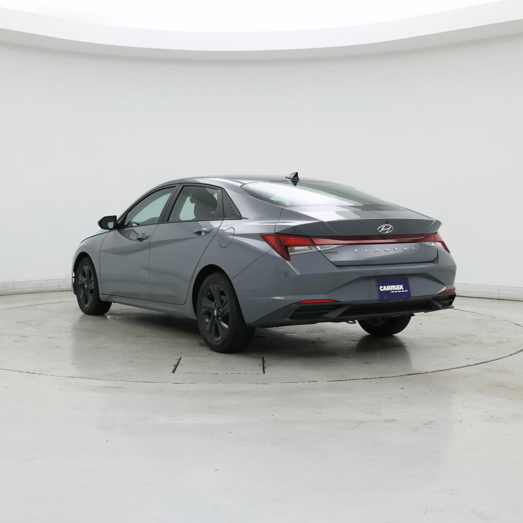 Thumbnail: 2022 Hyundai Elantra - 2