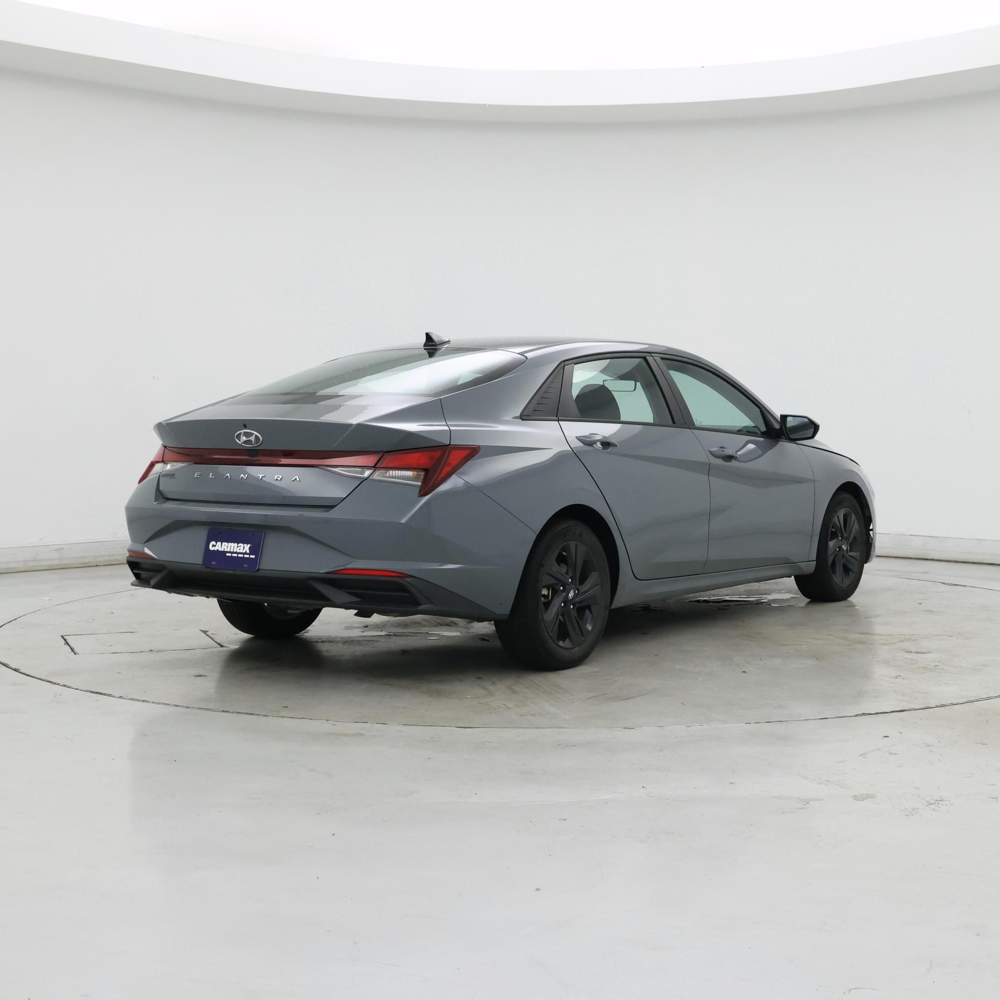 Thumbnail: 2022 Hyundai Elantra - 8