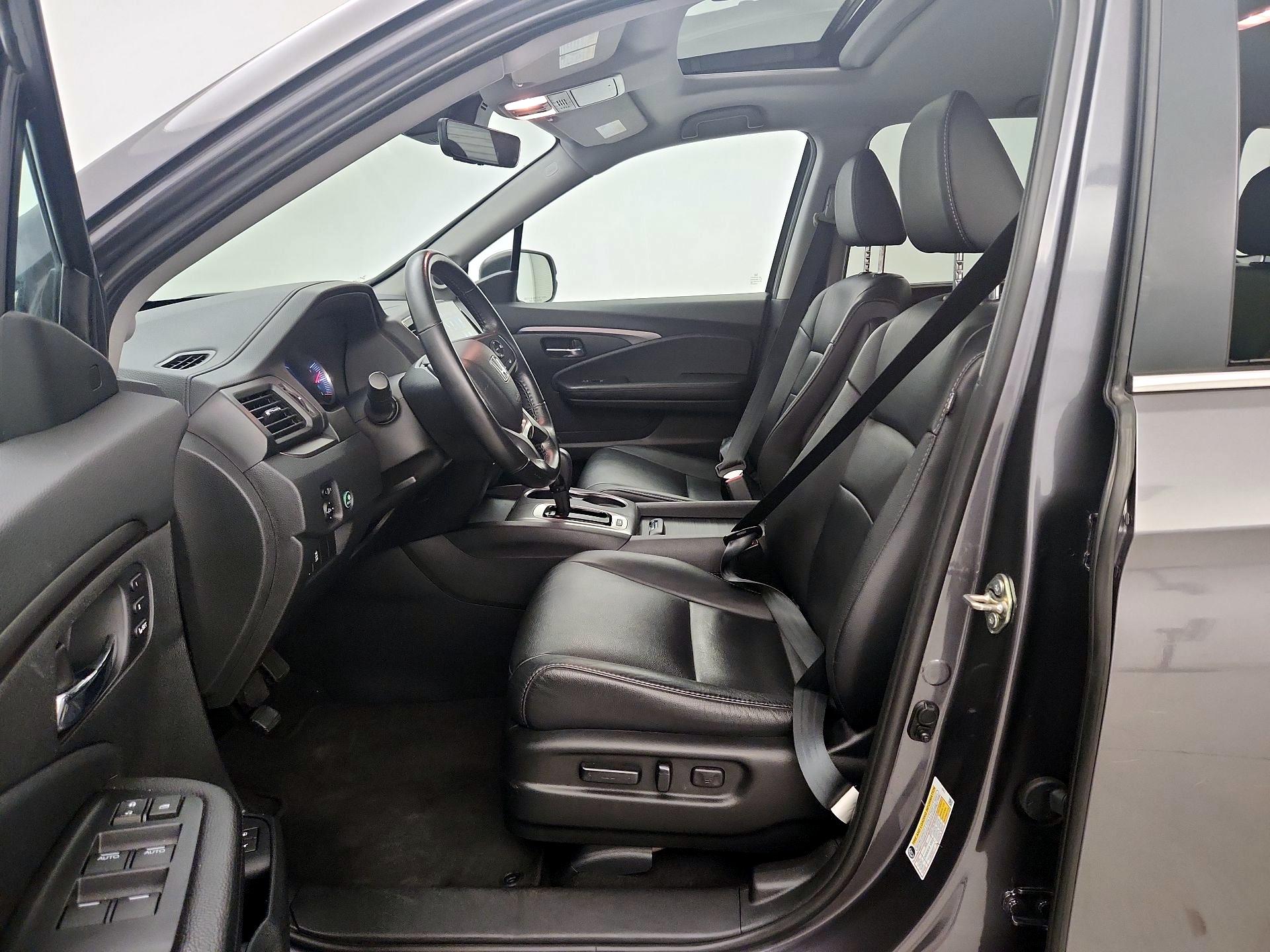 Thumbnail: 2020 Honda Pilot - 11
