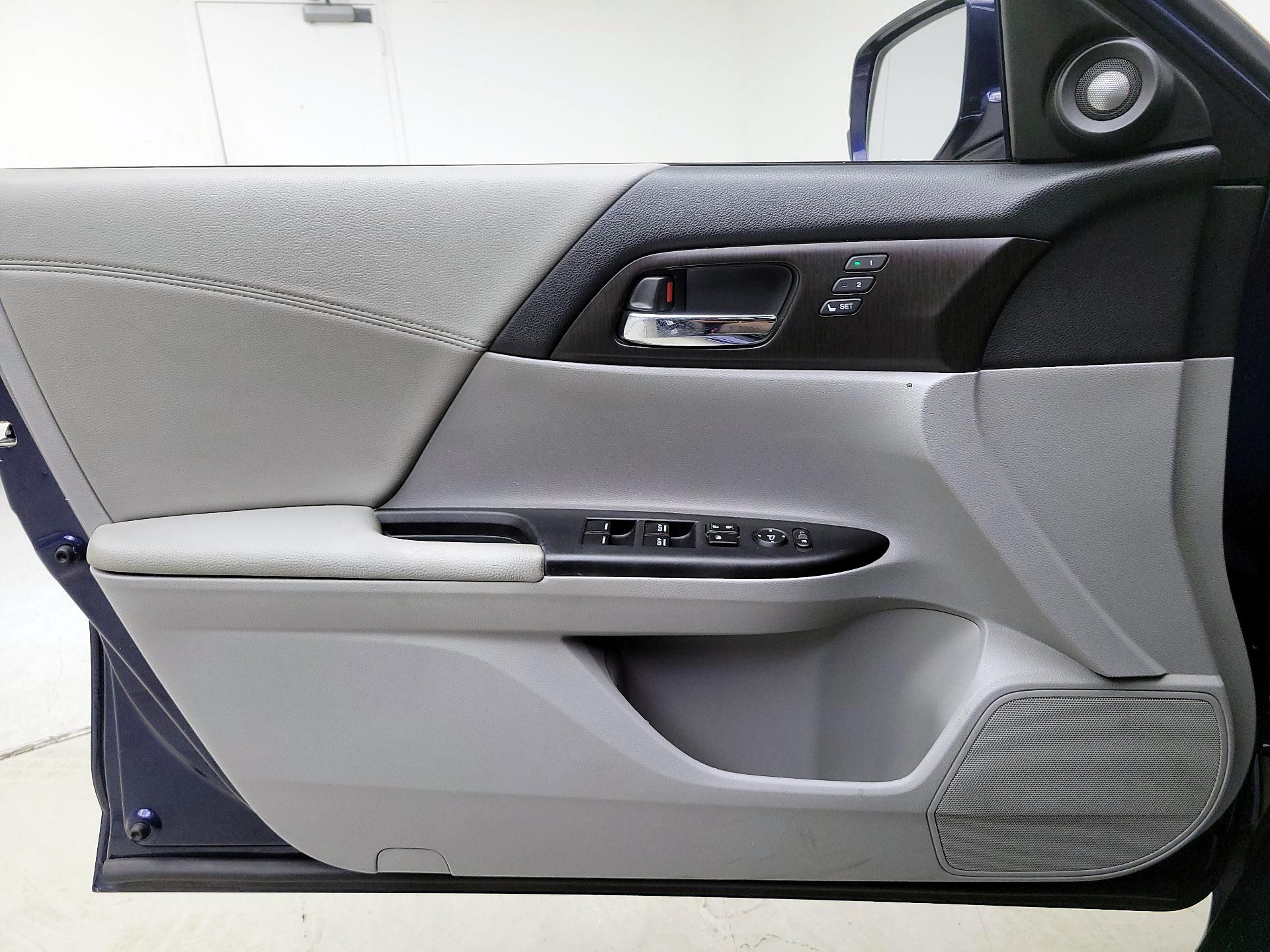 Thumbnail: 2013 Honda Accord - 12